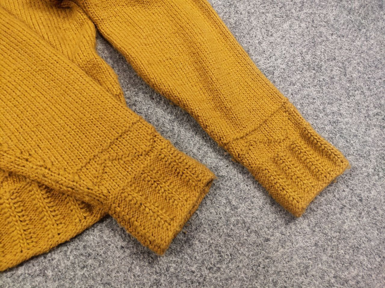 JW Anderson × Uniqlo JW Anderson x Uniqlo Wool Blend Knit Yellow Womens Sweater Size S / US 4 / IT 40 - 13 Thumbnail