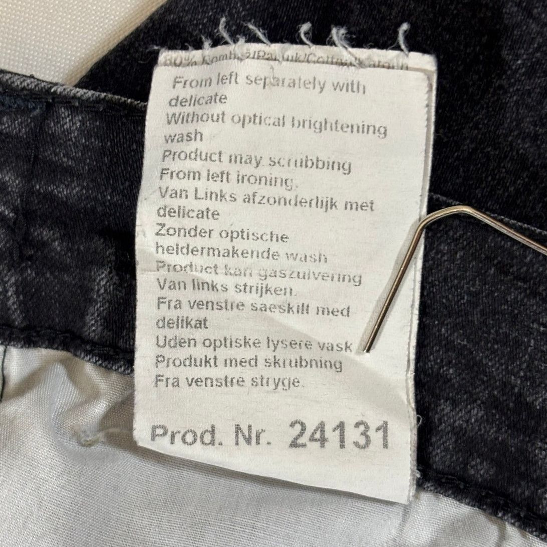 Vintage European Black Rhinestone/ Embroidered Jeans(US 10) (US 32) Size US 32 / EU 48 - 10 Thumbnail