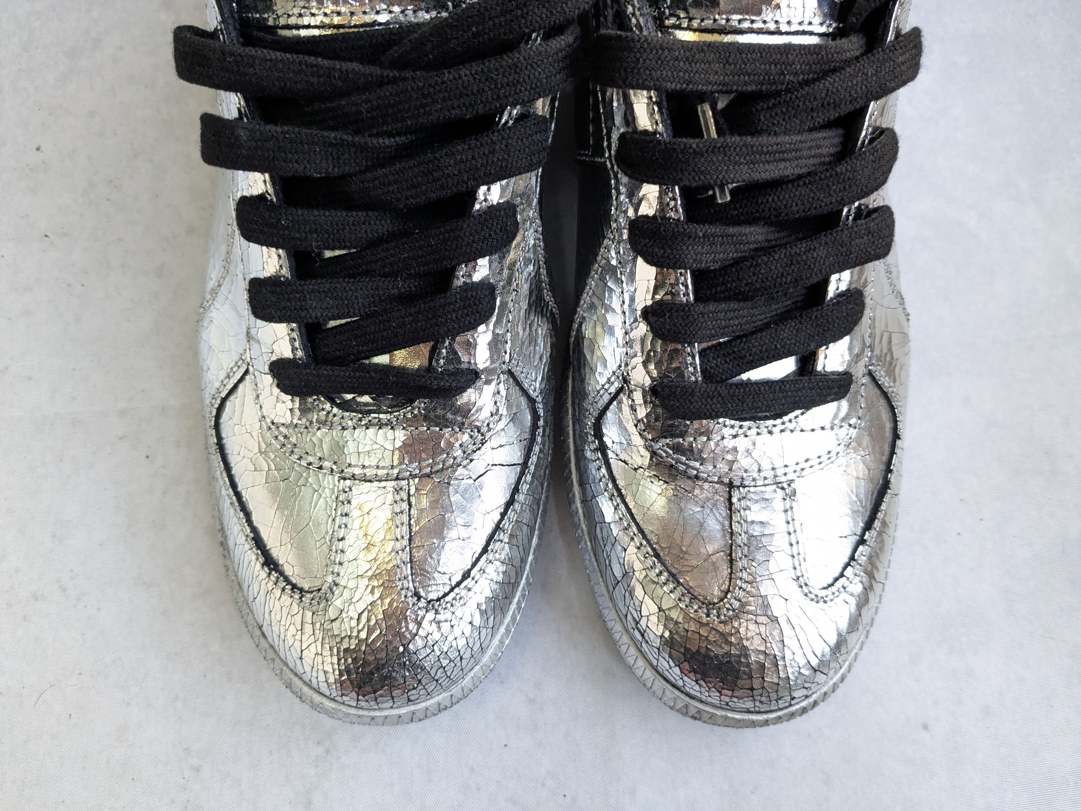 Maison Margiela Maison Margiela Replica GAT Silver Black Cracked 9 42 Size US 9 / EU 42 - 2 Thumbnail