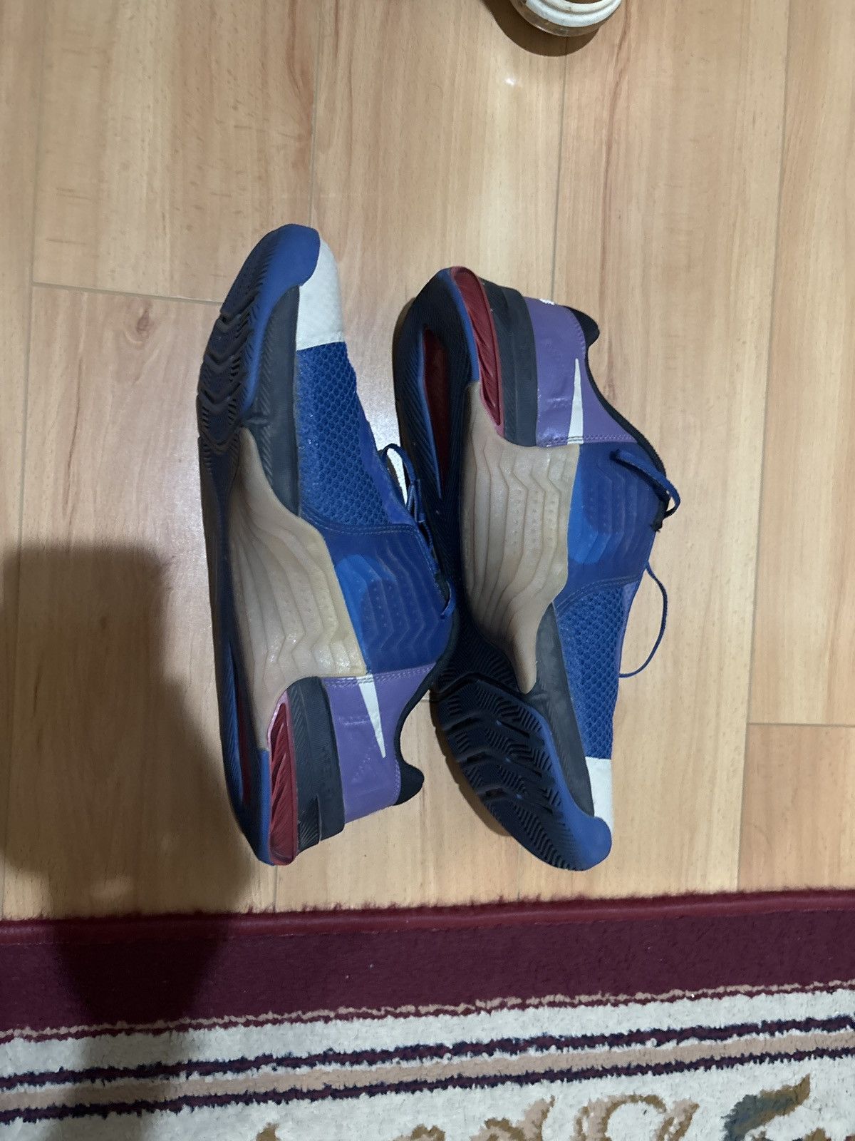 Nike Barely worn Nike sneakers Size US 11.5 / EU 44-45 - 2 Thumbnail