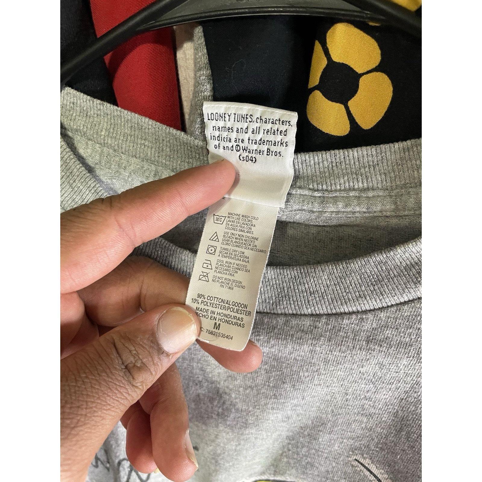 Gildan Size M-VTG 1998 looneyTweety Bird “ i want what i want…” Tee Size US M / EU 48-50 / 2 - 5 Thumbnail