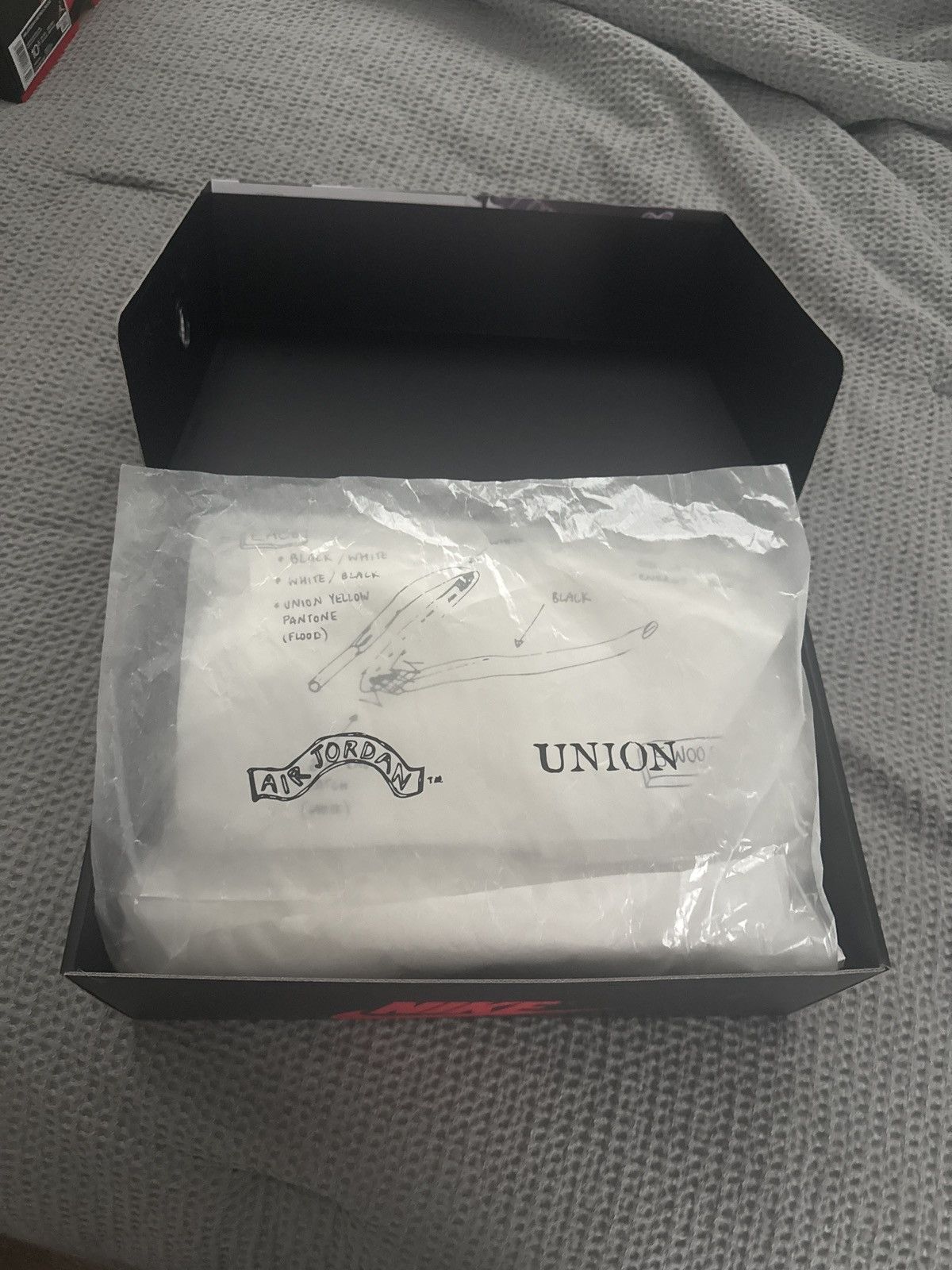 Jordan Brand Union Jordan 1 Retro High OG SP Chicago Shadow Size US 10 / EU 43 - 9 Thumbnail
