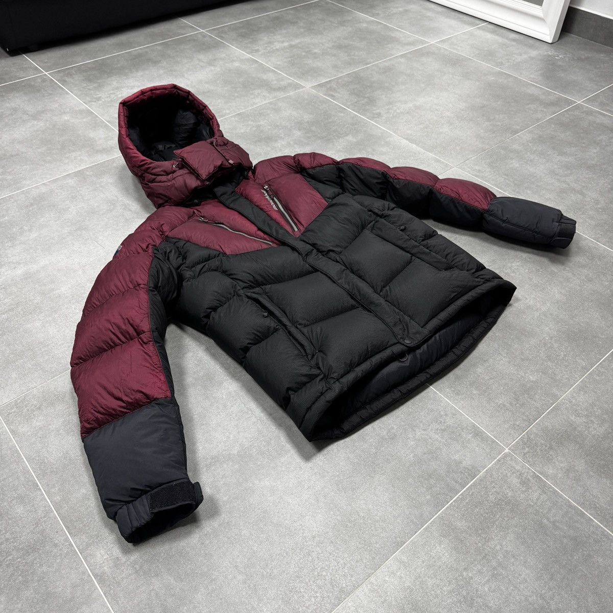 Montbell Montbell Multi Pocket Puffer Down Jacket Men Dark Red Size L Size US L / EU 52-54 / 3 - 5 Thumbnail