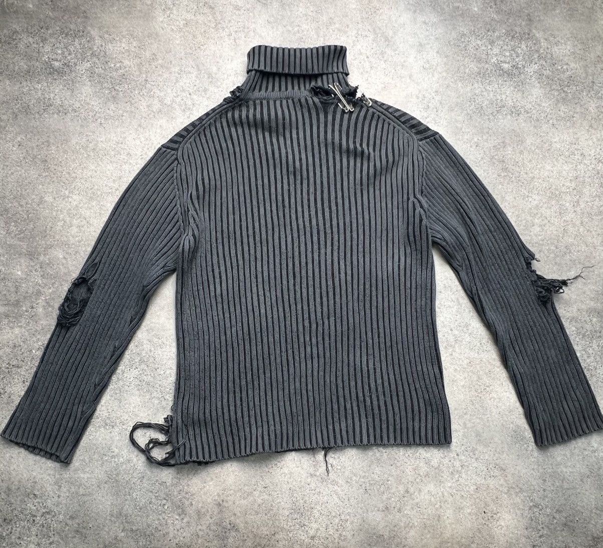 Dolce & Gabbana Dolce & Gabbana distressed chained knit sweater Size US L / EU 52-54 / 3 - 7 Thumbnail
