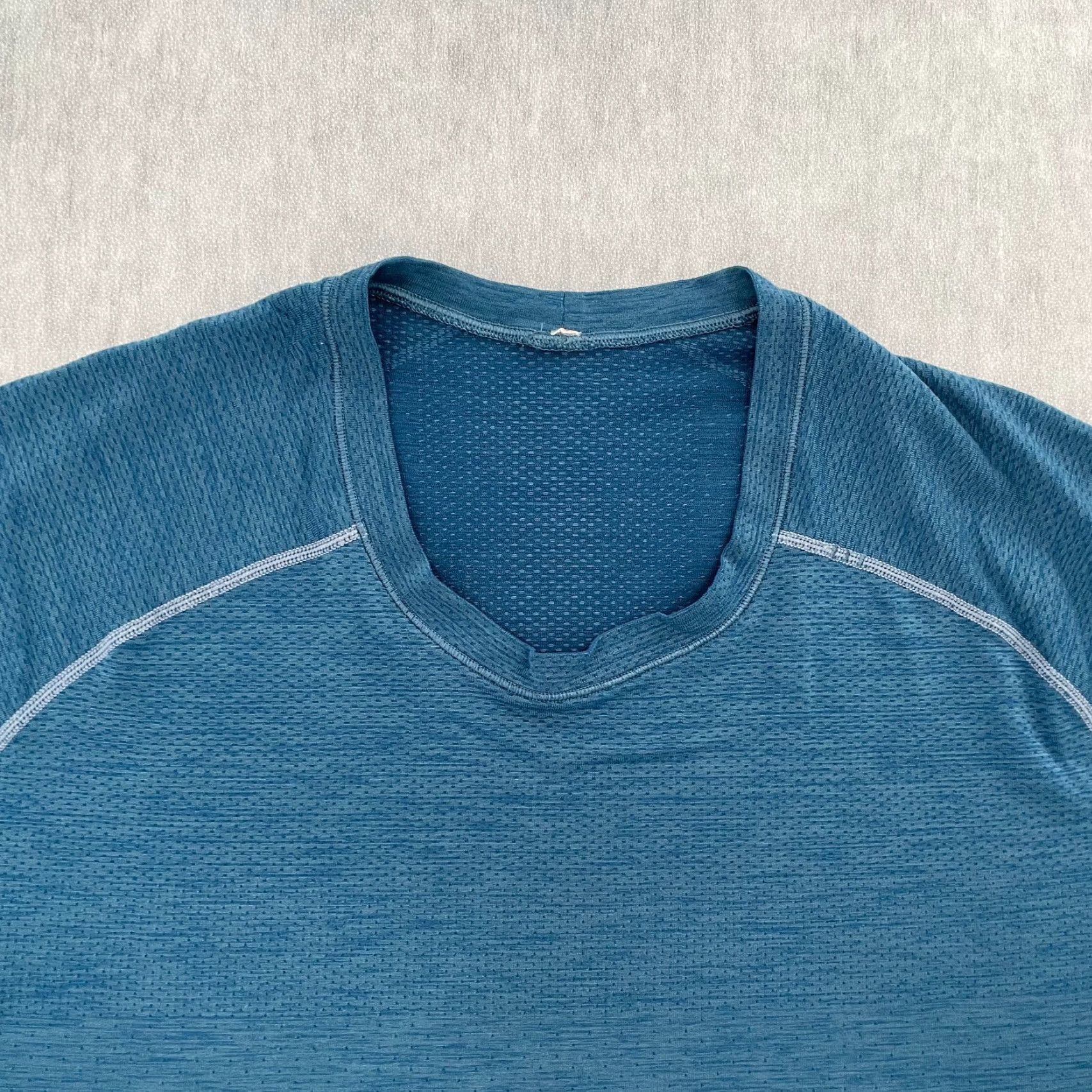 Lululemon Lululemon Metal Vent Tech Shirt Adult XL Blue Short Sleeve Active Top Mens XL Size US XL / EU 56 / 4 - 3 Thumbnail