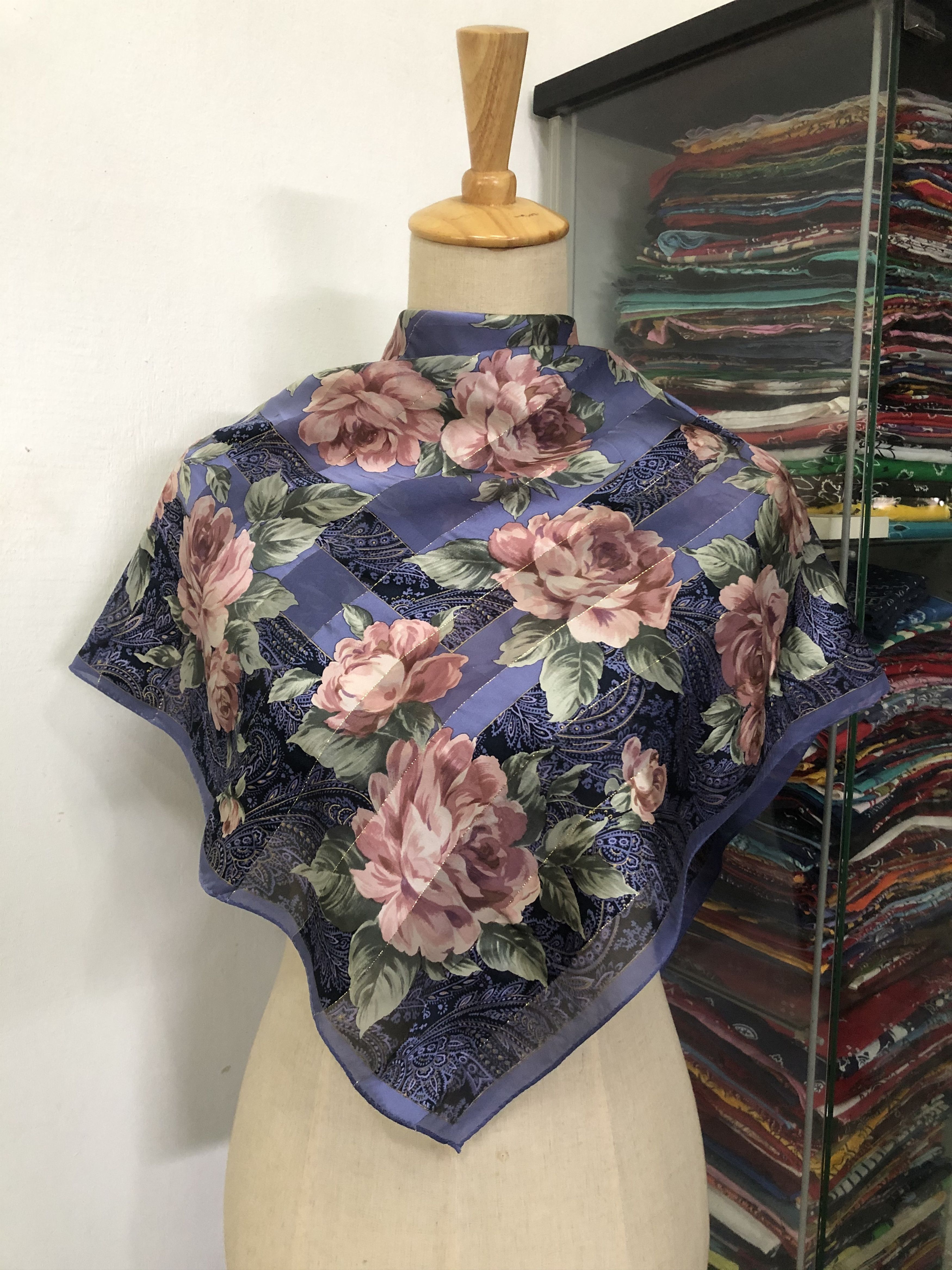 Lui di Lancetti × Vintage Vintage Lui De Lancetti Silk Scarf Size ONE SIZE - 1 Thumbnail