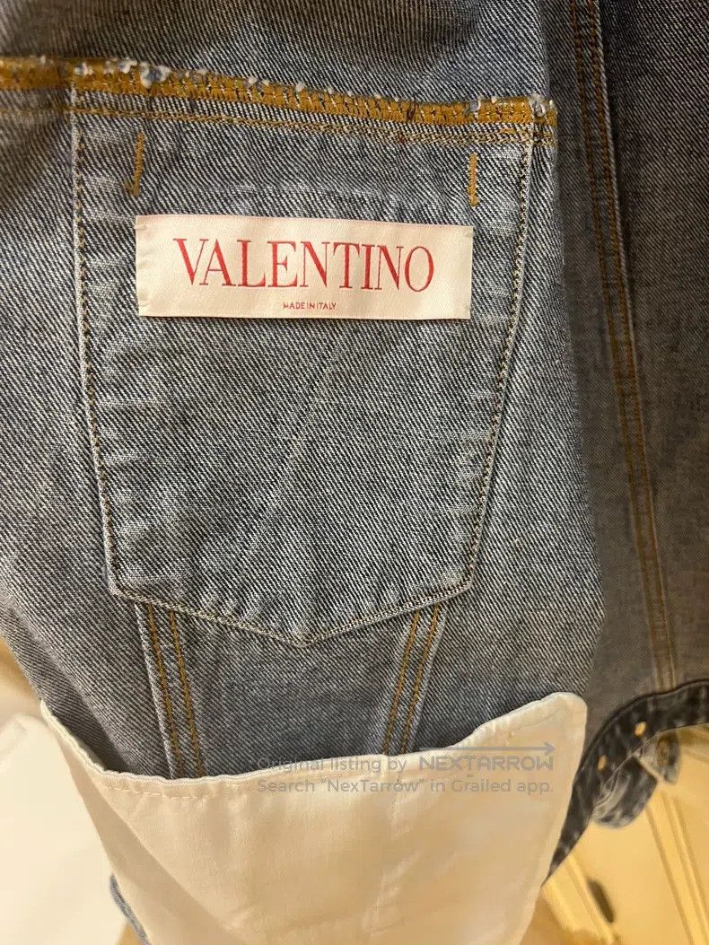 Valentino Valentino White big V logo denim jacket Size US S / EU 44-46 / 1 - 7 Thumbnail
