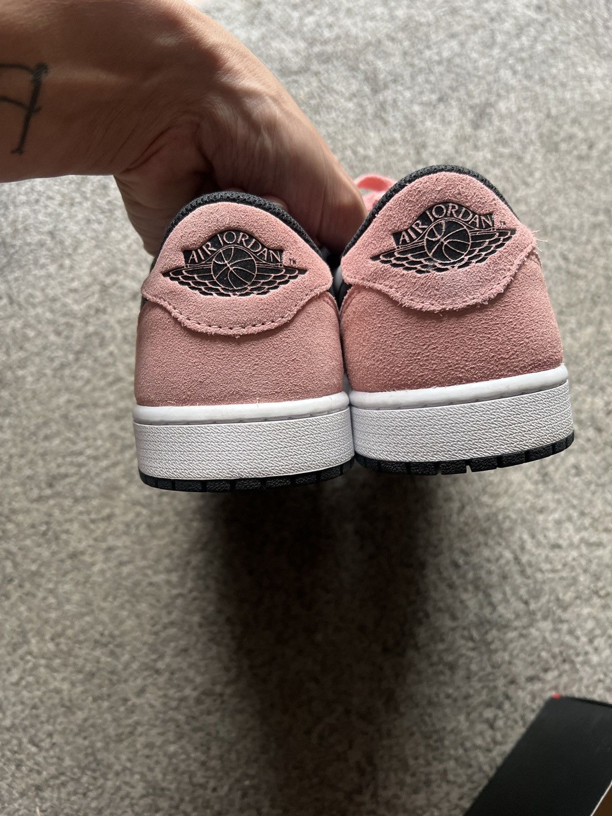 Jordan Brand × Nike Air Jordan Bleached Coral Size US 10.5 / EU 43-44 - 8 Thumbnail