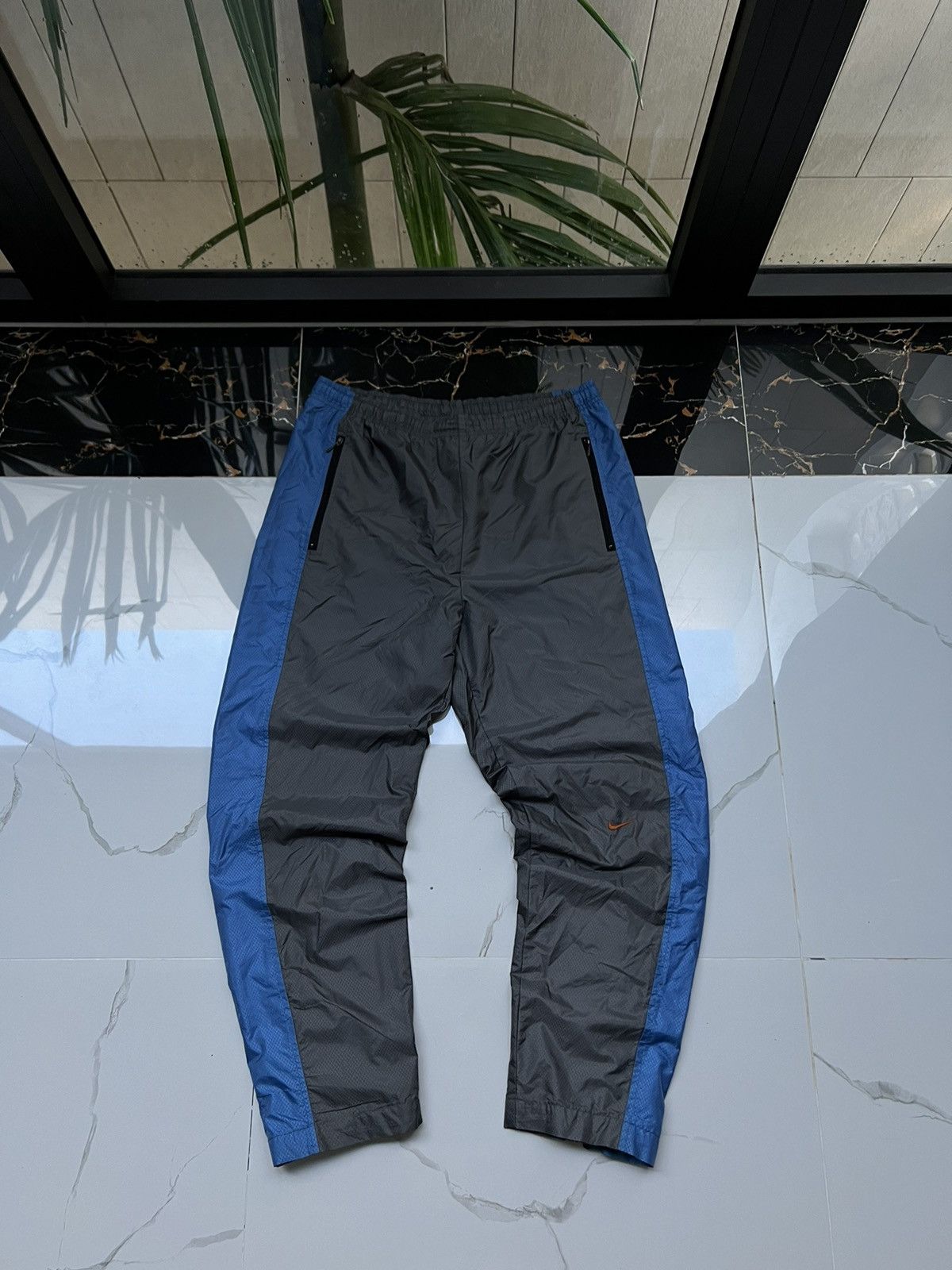 Nike × Vintage 90's NIKE RARE KNEE ORANGE SWOOSH LOGO Y2K TRACK BAGGY PANTS Size US 32 / EU 48 - 1 Thumbnail