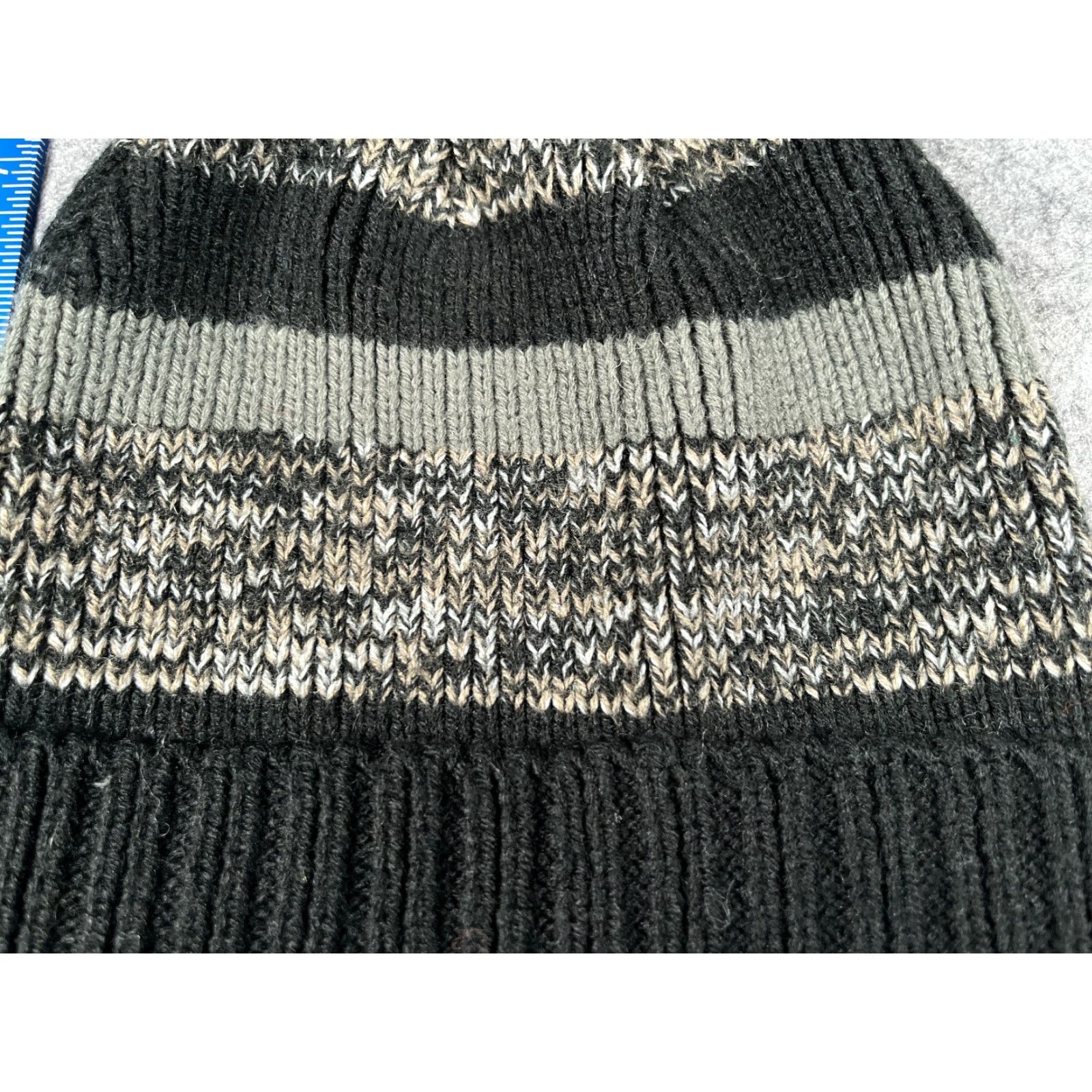 Vintage Gold Medal Beanie Toque Hat Unisex Adults One Size Black Gray Stripe Knit 100% Acrylic Ski Winter Men Women Size ONE SIZE - 2 Thumbnail