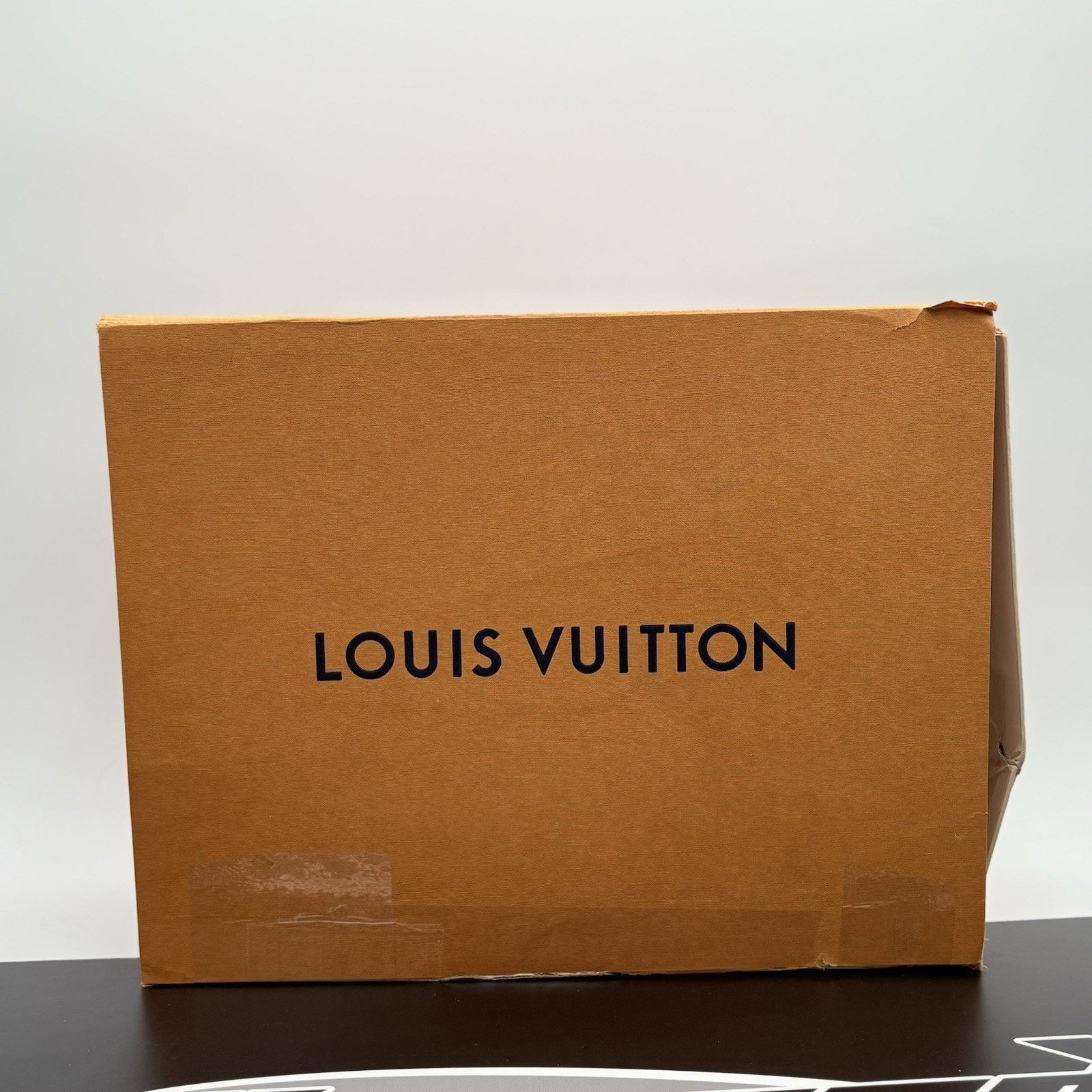 Louis Vuitton Louis Vuitton Trainer ' Fluorescent Green ' | BRAND NEW! Size US 9.5 / EU 42-43 - 15 Thumbnail