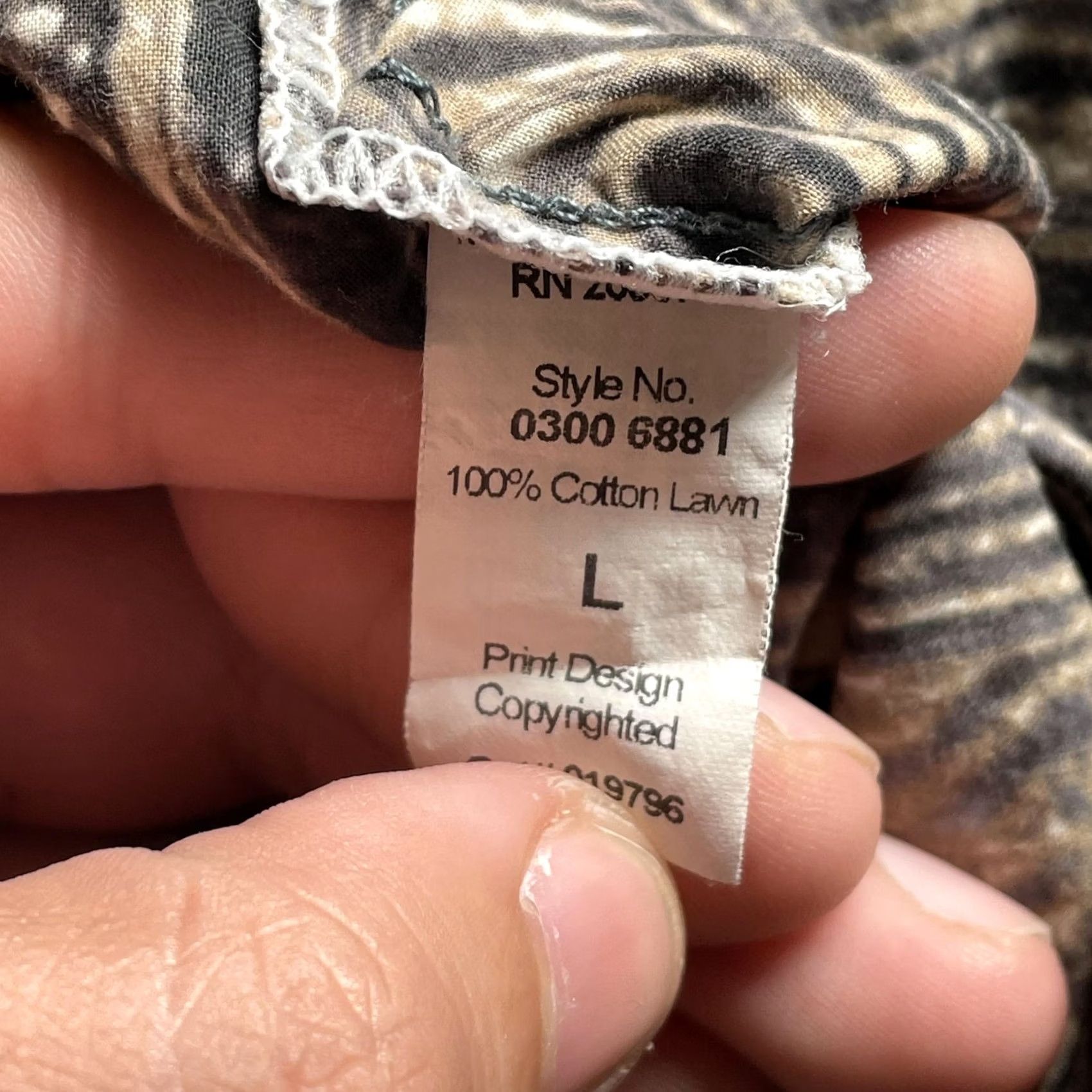 Tori Richard Tori Richard Shirt Mens Large Brown Hawaiian Aloha Geometric Lawn Hawaii USA Size US L / EU 52-54 / 3 - 5 Thumbnail