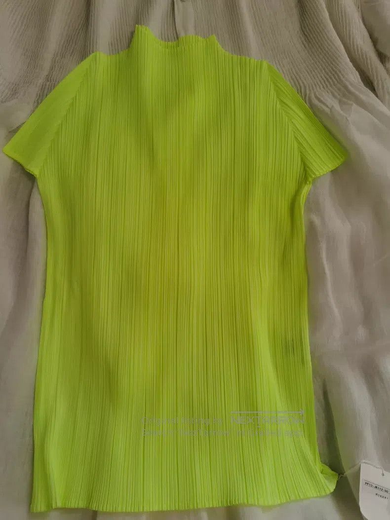 Issey Miyake Issey Miyake Green Ruched Short Sleeve Top Size L / US 10 / IT 46 - 2 Thumbnail