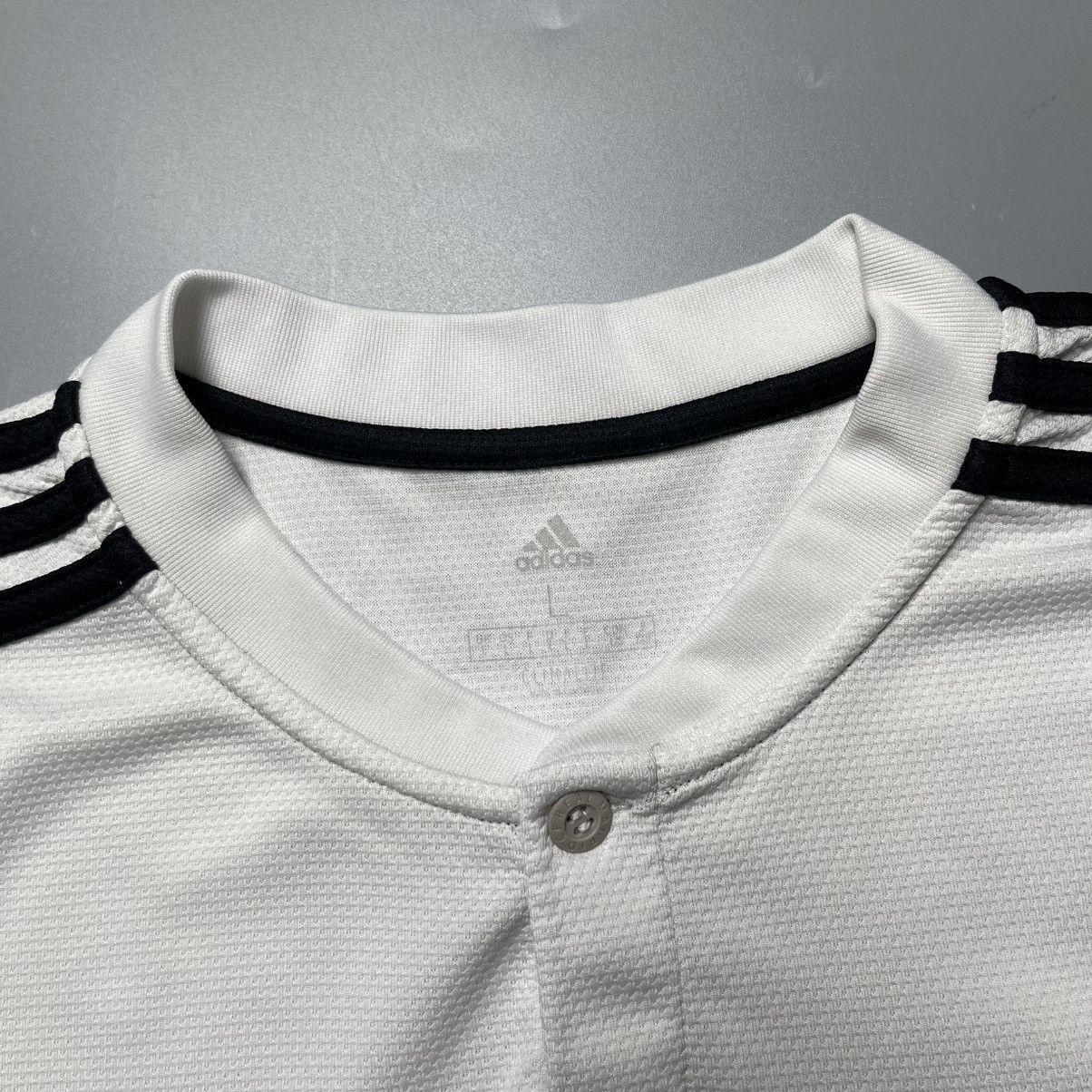 Vintage REAL MADRID ADIDAS 2018/2019 FOOTBALL HOME JERSEY #7 RONALDO Size US L / EU 52-54 / 3 - 5 Thumbnail