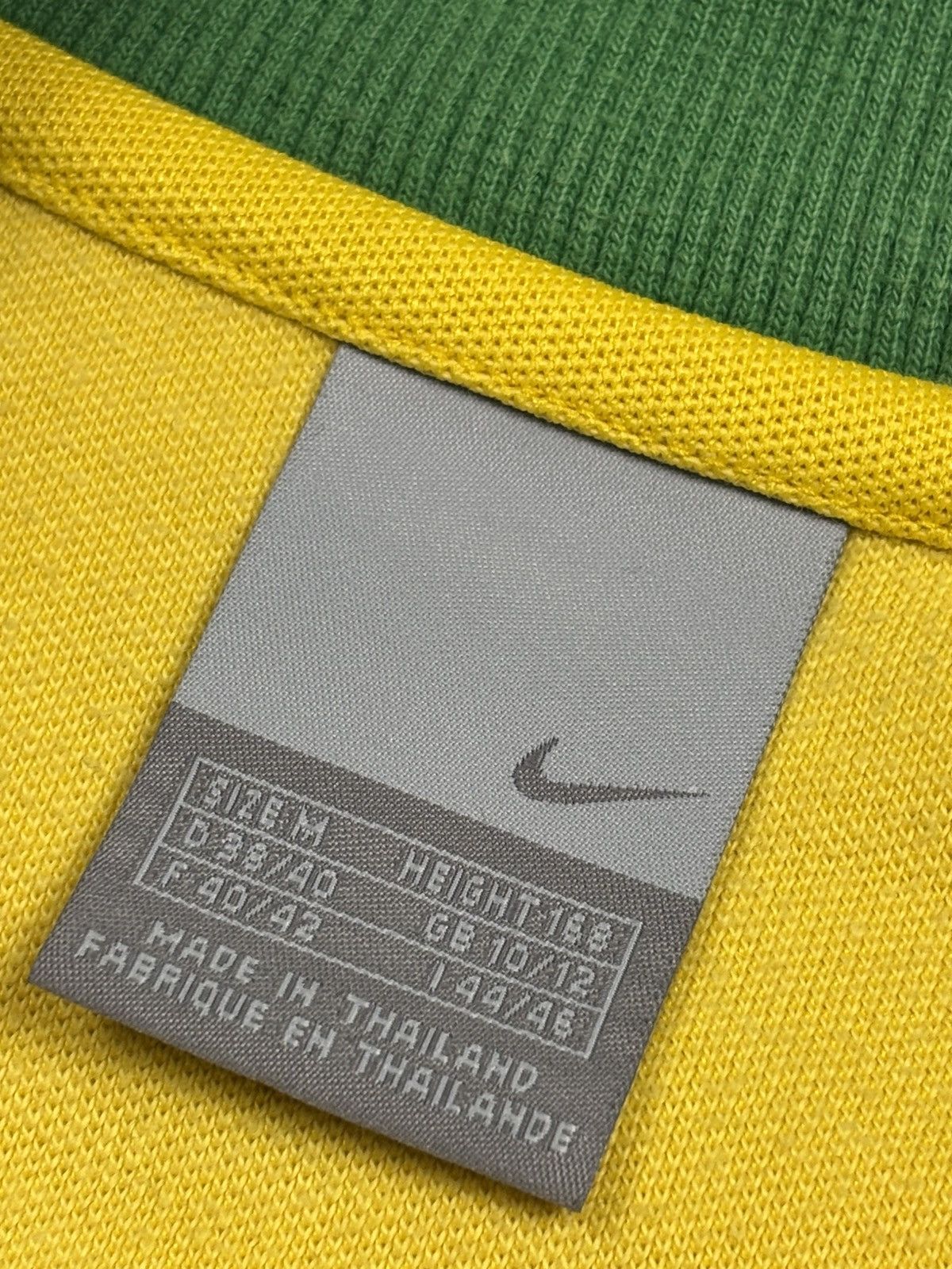 Nike Vintage Nike Brazil 2005/06 Track Soccer Rare Jacket Size M / US 6-8 / IT 42-44 - 5 Thumbnail