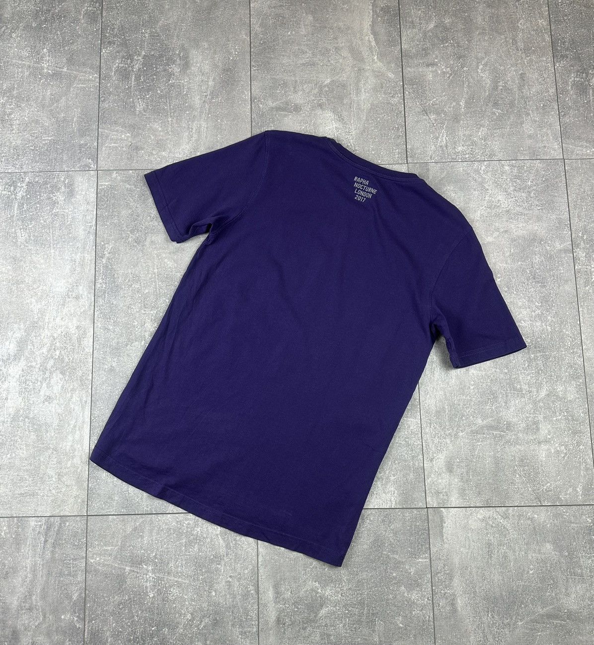 Rapha Rapha Mens Purple T-Shirt Reflective Logo Size US S / EU 44-46 / 1 - 9 Thumbnail