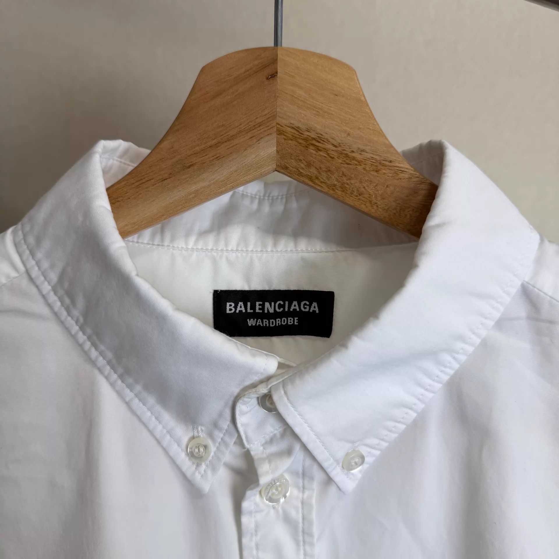 Balenciaga Balenciaga White BB Embroidered Shirt Size 39 Size US M / EU 48-50 / 2 - 3 Thumbnail
