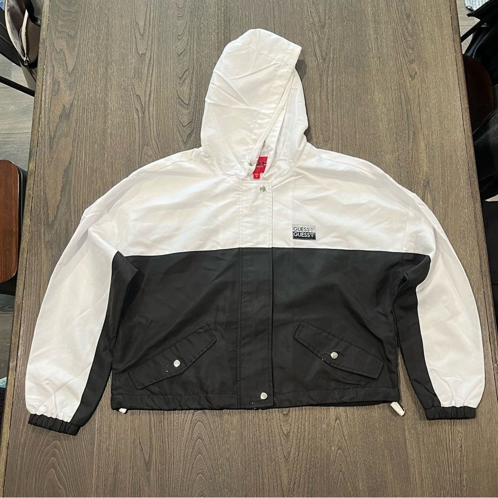 Guess NWOT Guess Black White Colorblock Cropped Windbreaker Size M / US 6-8 / IT 42-44 - 1 Thumbnail