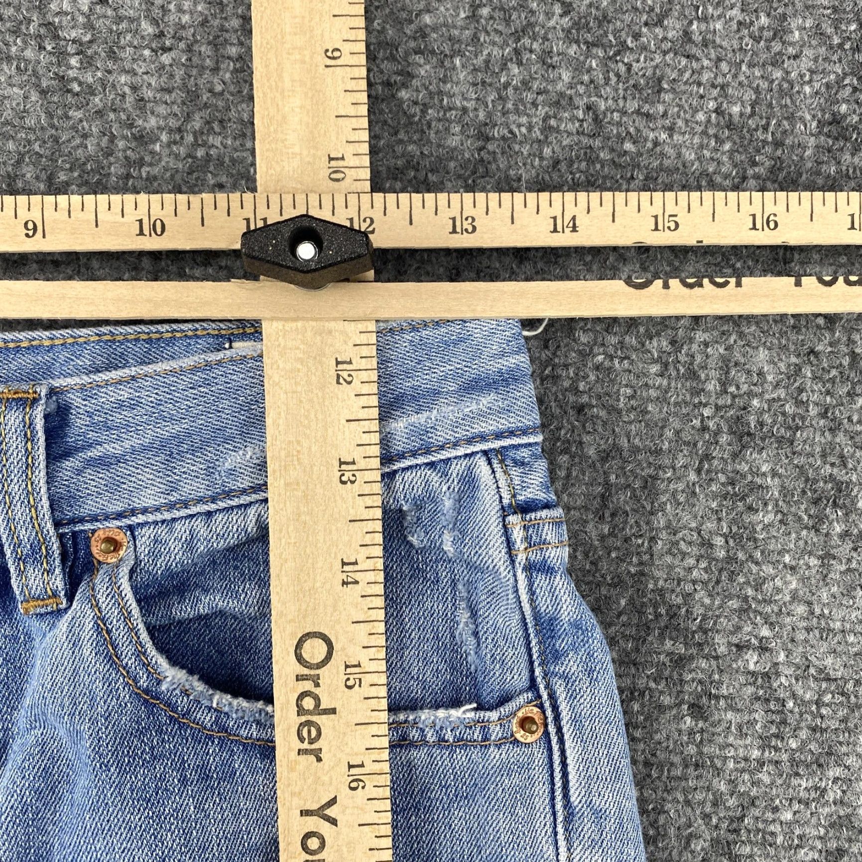 Vintage VINTAGE We The Free Jeans Womens 24 Light Wash High Rise Distressed Straight Leg Raw Hem Size 42" / US 20 - 5 Thumbnail