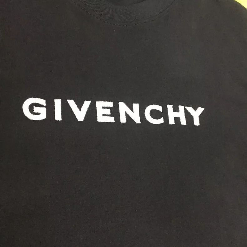 Givenchy Givenchy Monkey Short Sleeve / Size M Size US M / EU 48-50 / 2 - 4 Thumbnail