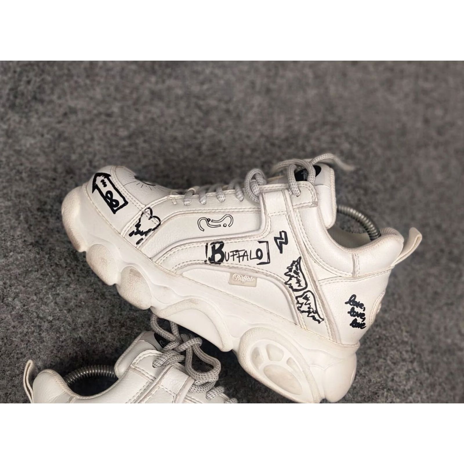 Buffalo London Buffalo Superge White Sneakers Women's 37 US 6.5 90s London Paint Logo Low Top Casual Activewear Running Size US 7 / IT 37 - 5 Thumbnail