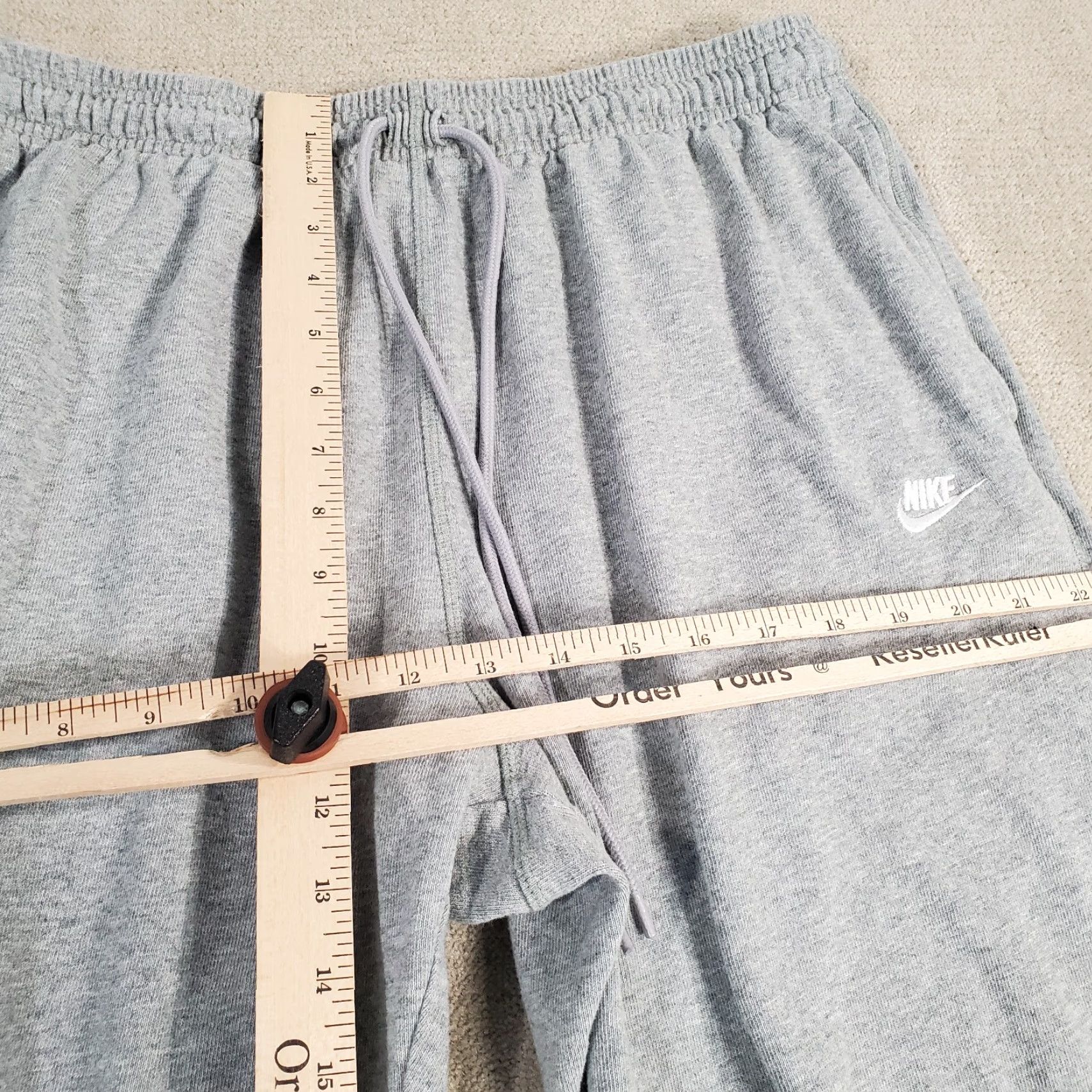 Nike Nike Sportswear Club Knit Sweatpants Mens XL Gray Tapered Joggers Logo Pockets Regular Fit Sweatpants Mens 90s? Size US 36 / EU 52 - 5 Thumbnail