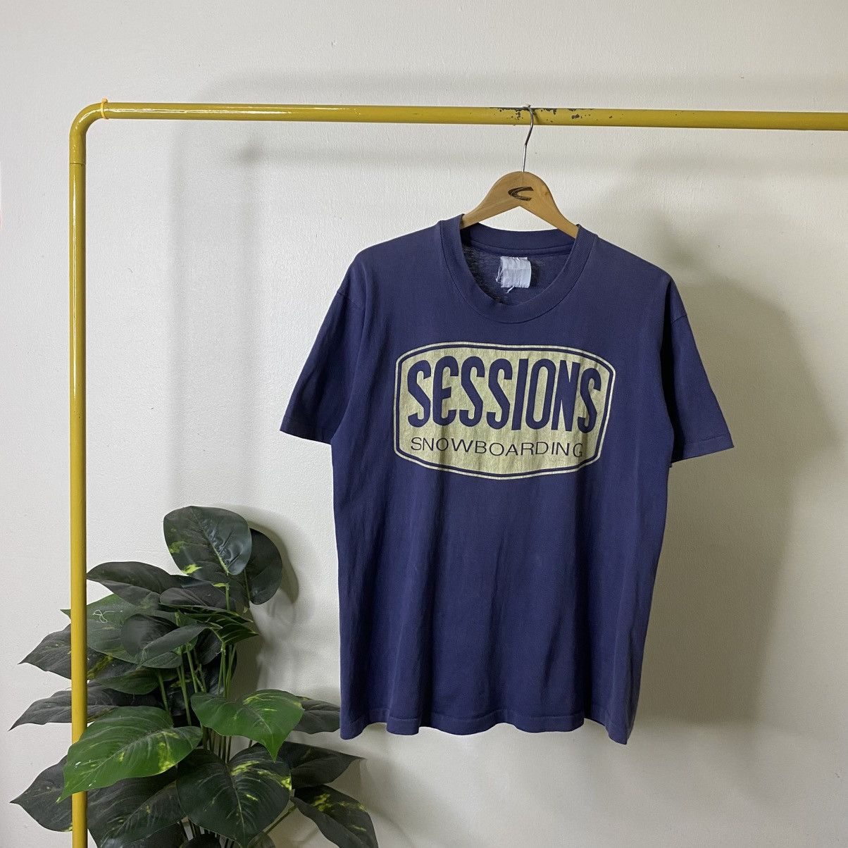Sessions Vintage 1990s Sessions Snowboarding T Shirt Size US M / EU 48-50 / 2 - 1 Thumbnail