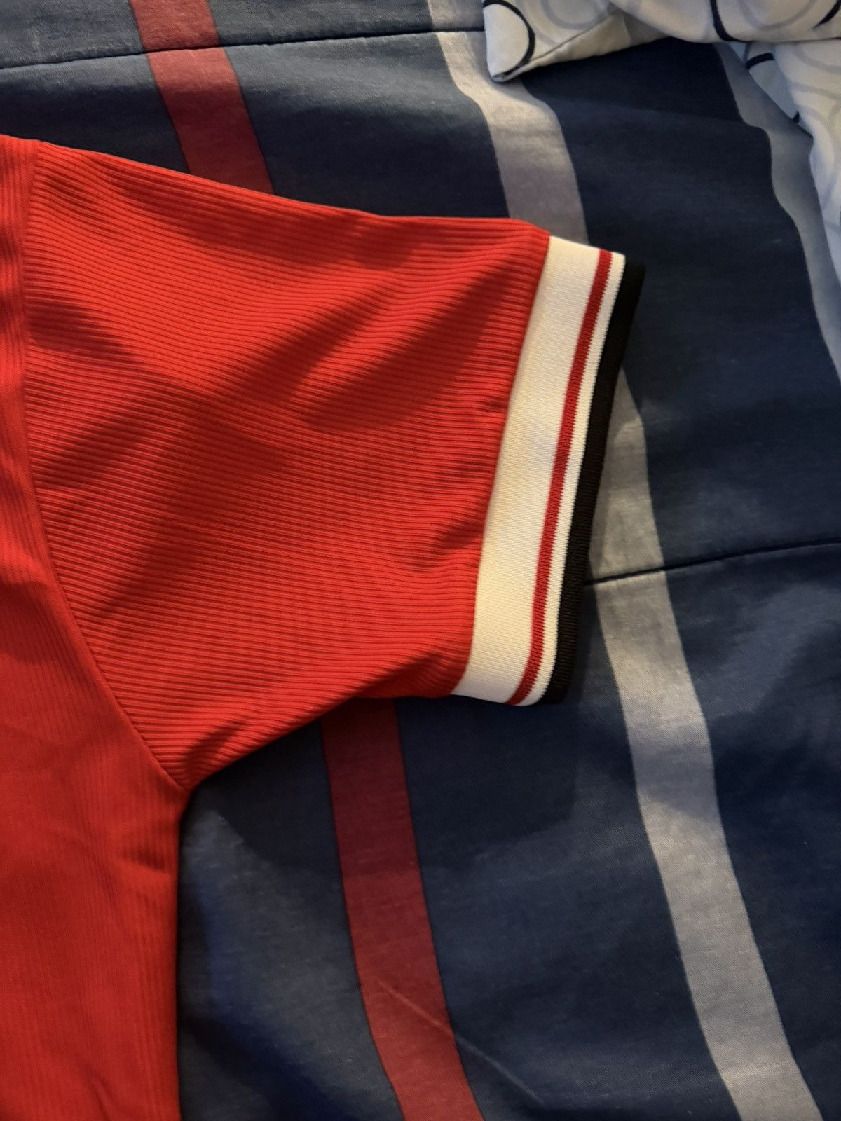 Other Manchester United Retro Jersey Sharp Sponsor Size US M / EU 48-50 / 2 - 5 Thumbnail