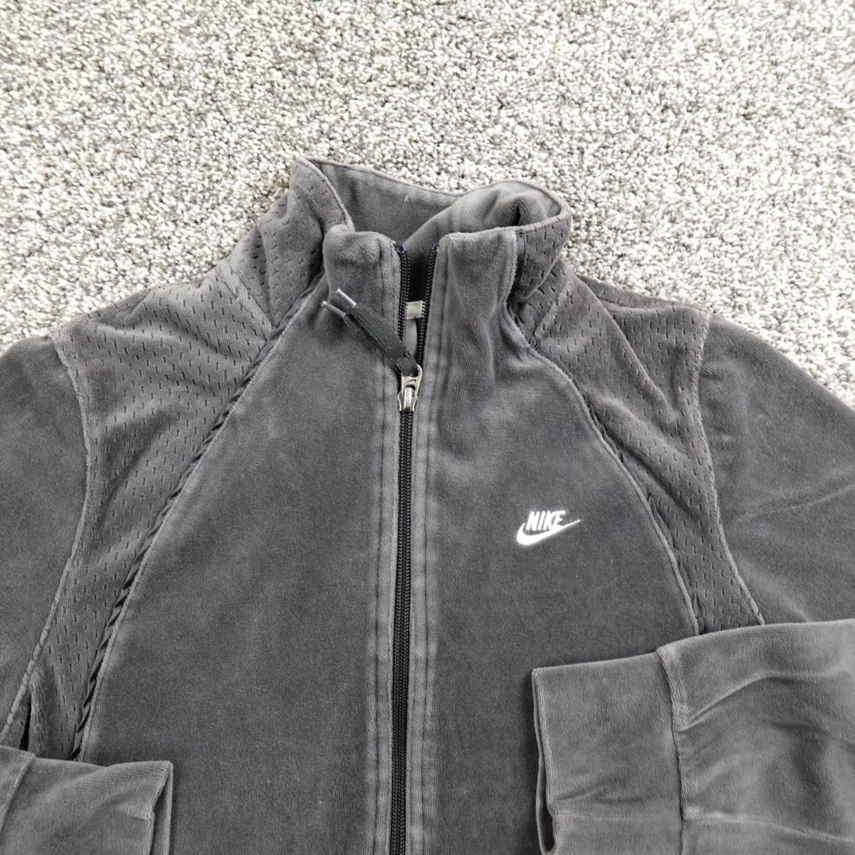 Nike VINTAGE Nike Jacket Womens M Gray Velour Swoosh Zip Track Sweatshirt Athletic Y2K Size M / US 6-8 / IT 42-44 - 7 Thumbnail