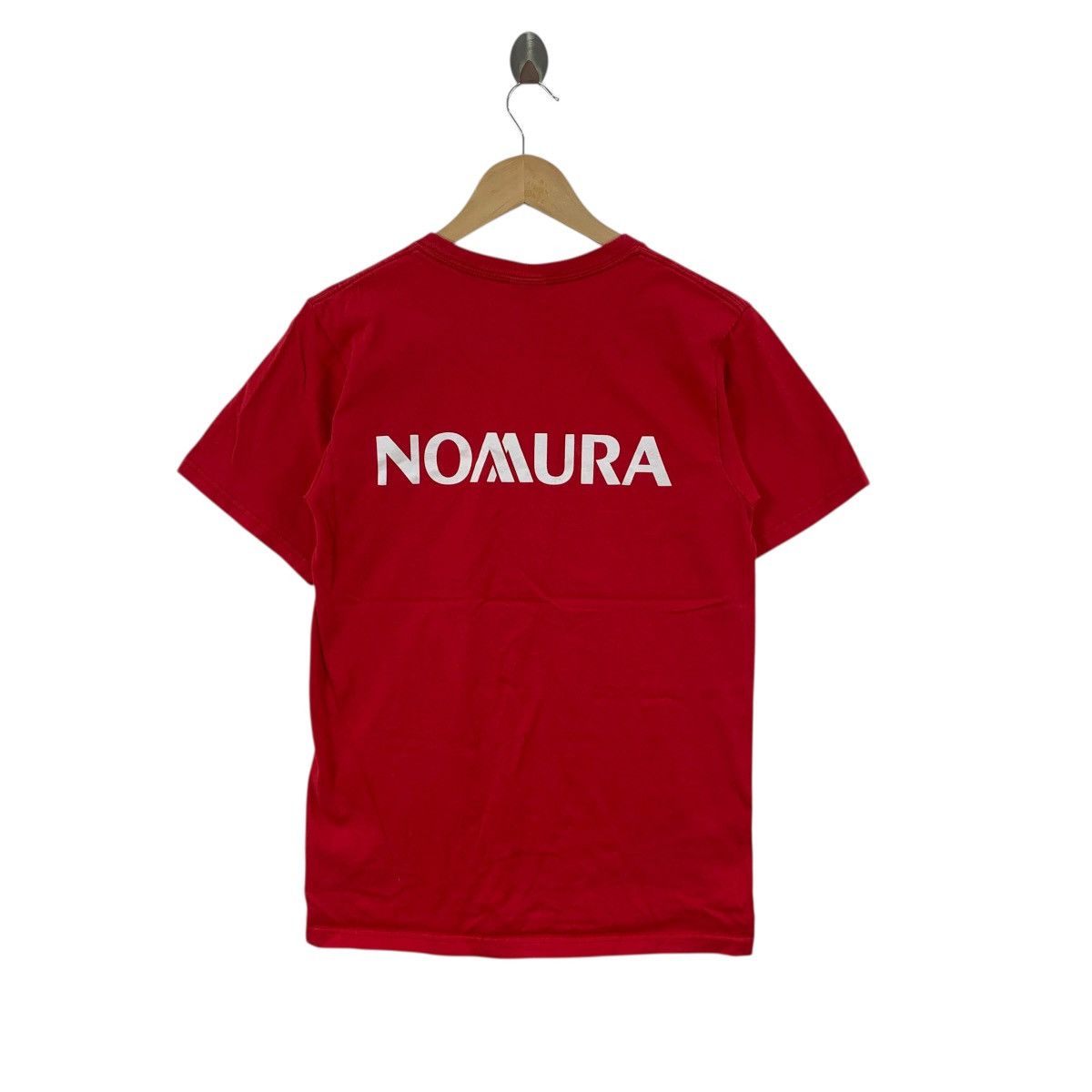 Vintage Vintage NOMURA HOLDING JAPAN Investment Bank Promo Tee Shirt Size US S / EU 44-46 / 1 - 6 Thumbnail