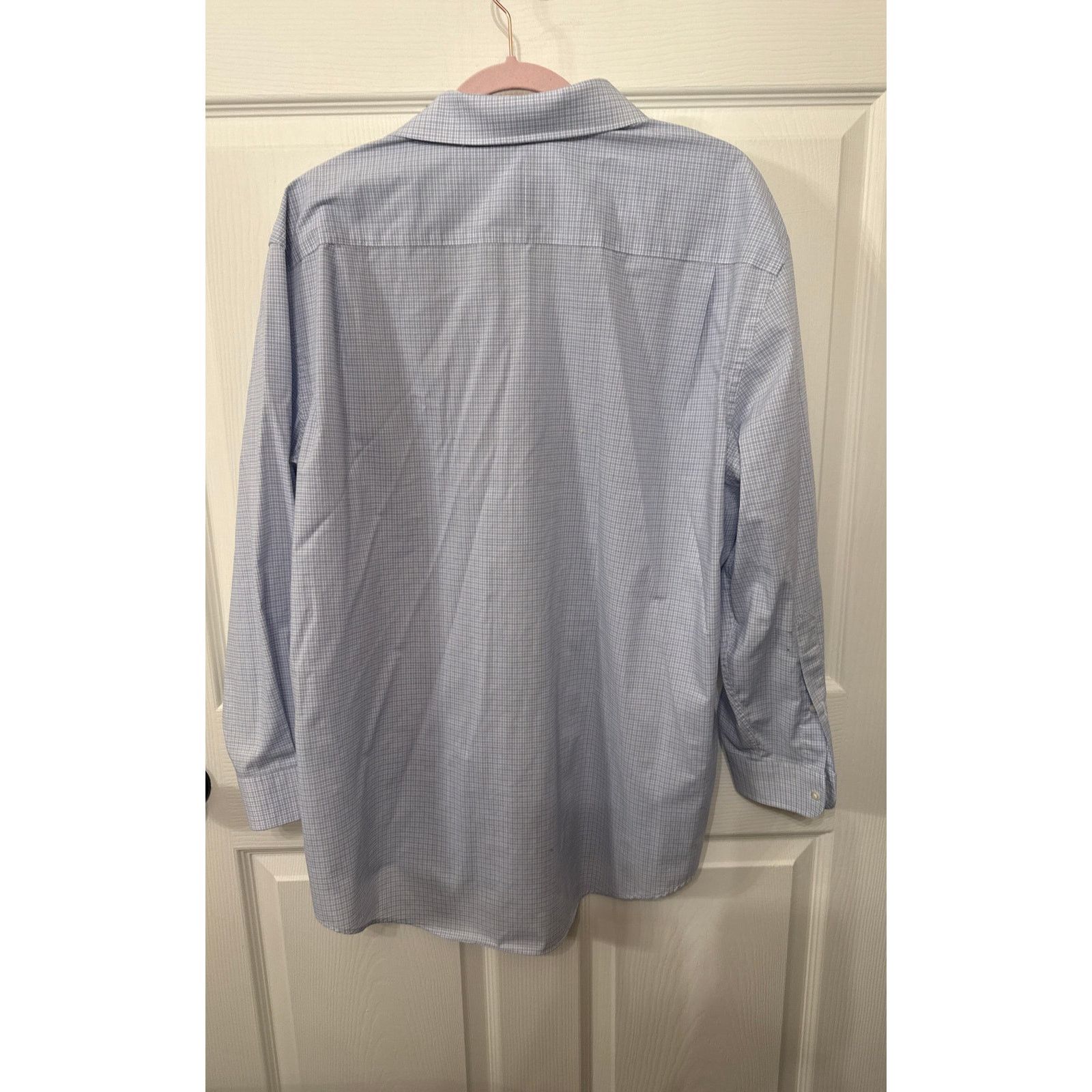Jos. A. Bank Jos A Bank Stretch NonIron Tailored Button Down,17 1/2-33 Size US M / EU 48-50 / 2 - 7 Thumbnail