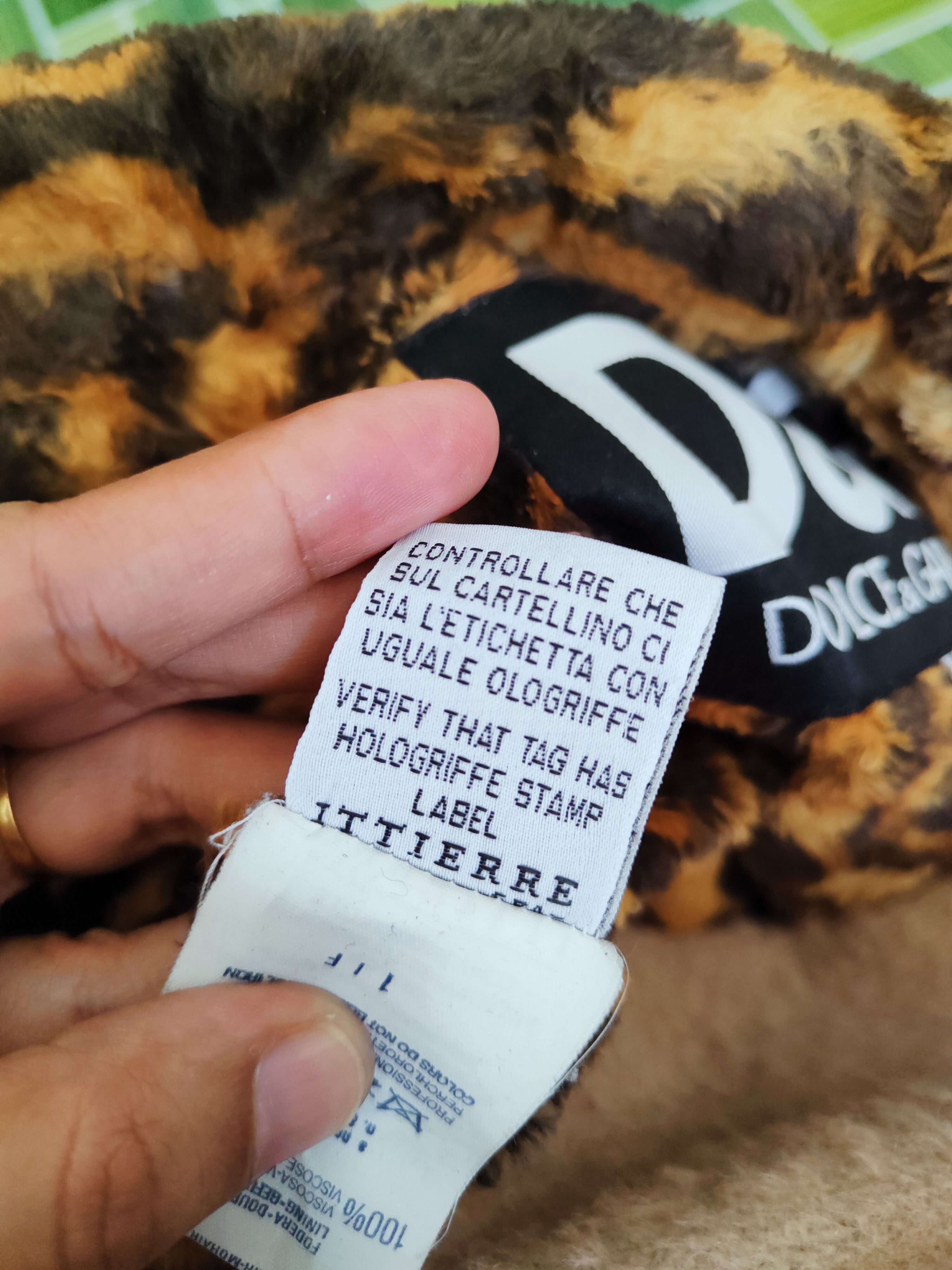 Dolce & Gabbana × Vintage Dolce & Gabbana Brown Fur Peacoat Size L / US 10 / IT 46 - 14 Thumbnail