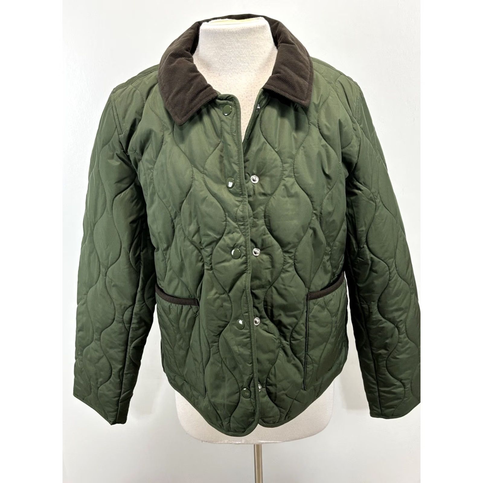 J.Crew J.Crew Jacket Women's L Green Quilted Barn Coat Corduroy Collar Snap Preppy Jacket/Coat Short Sleeve Adaptive: None Size L / US 10 / IT 46 - 7 Thumbnail