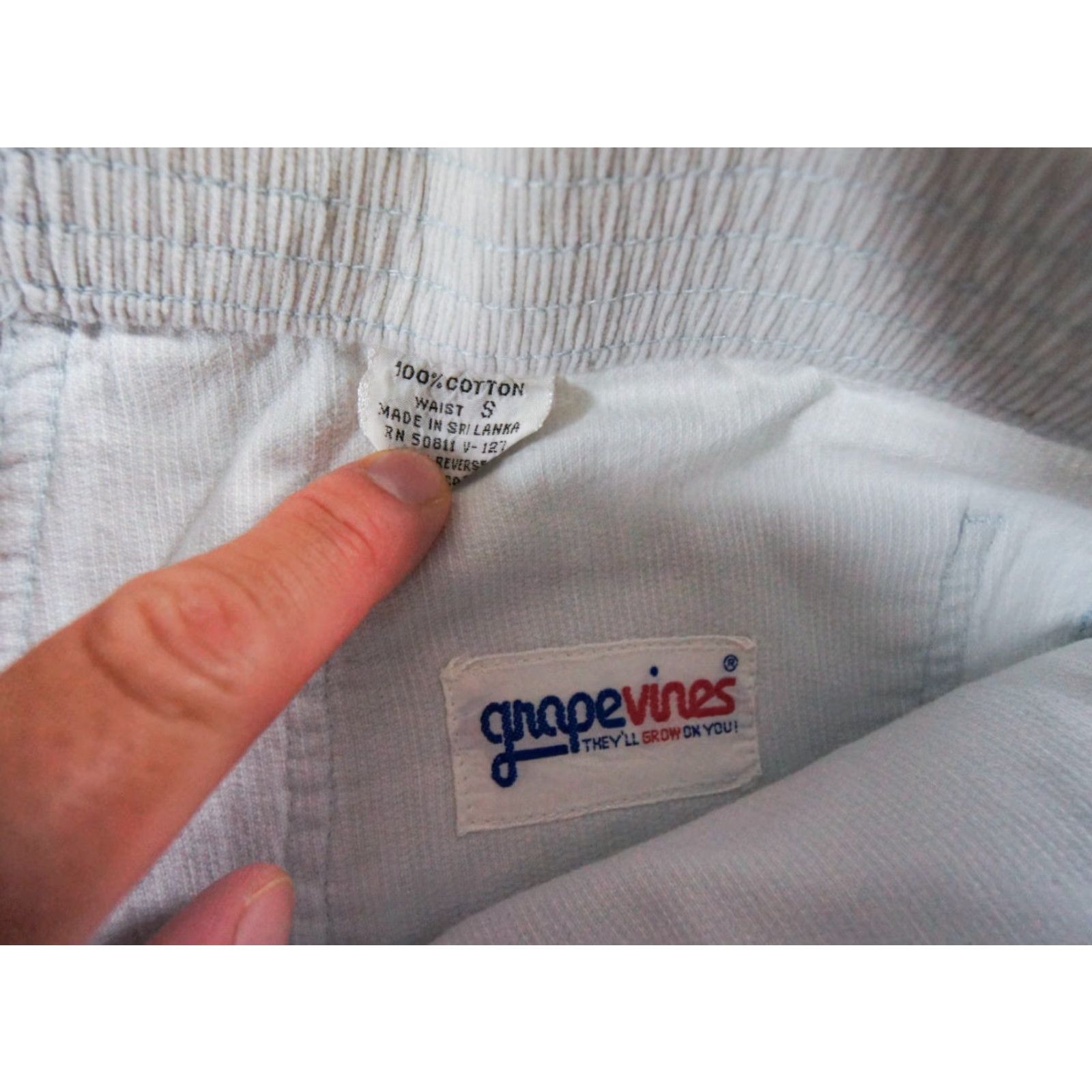 Vintage VINTAGE Grapevines Men's Chino Shorts 3" Cotton Corduroy Blue 70s 80s Casual Mens Small Size US 29 - 4 Thumbnail