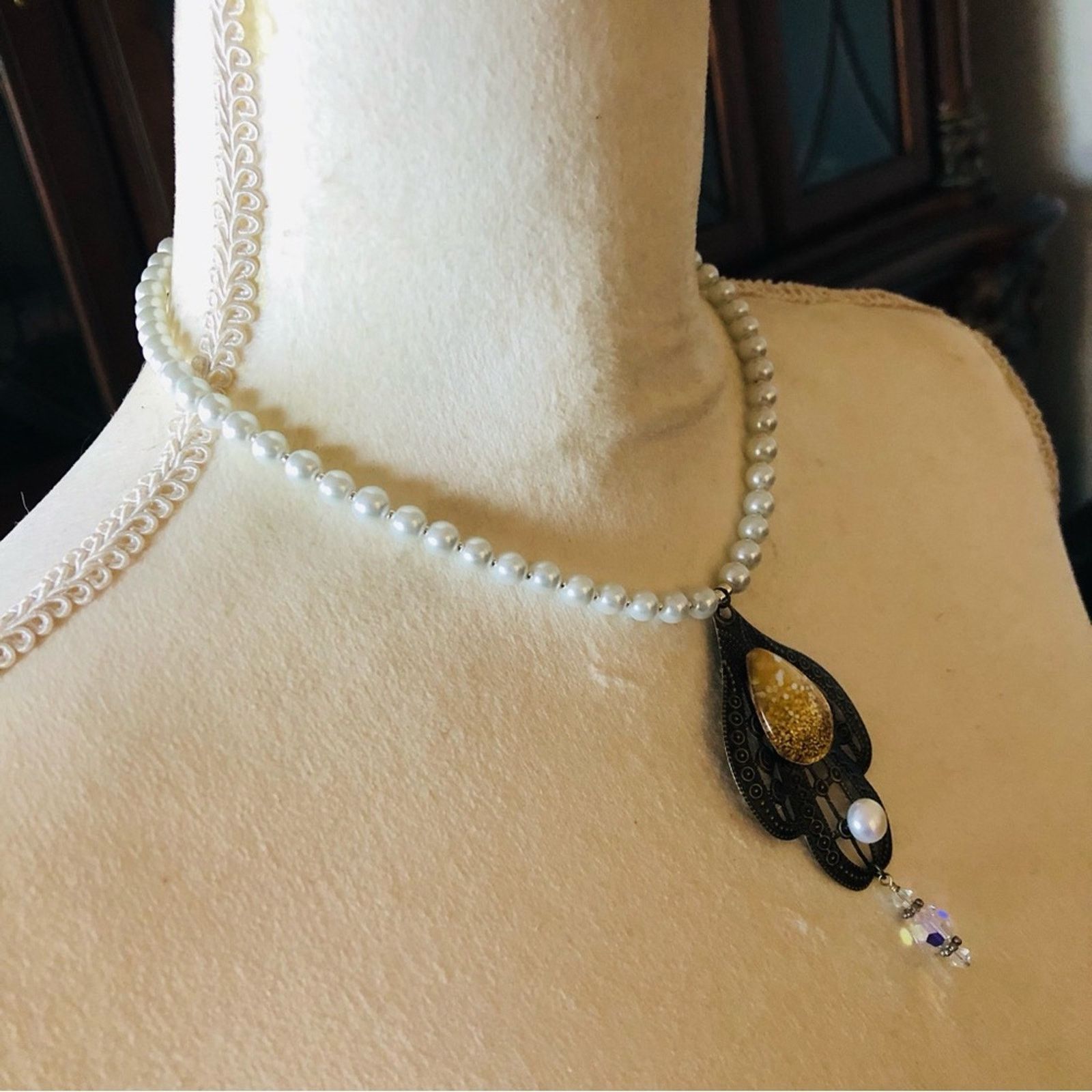Handmade Handcrafted repurpose teardrop pearl crystal Pearl necklace Size ONE SIZE - 3 Thumbnail
