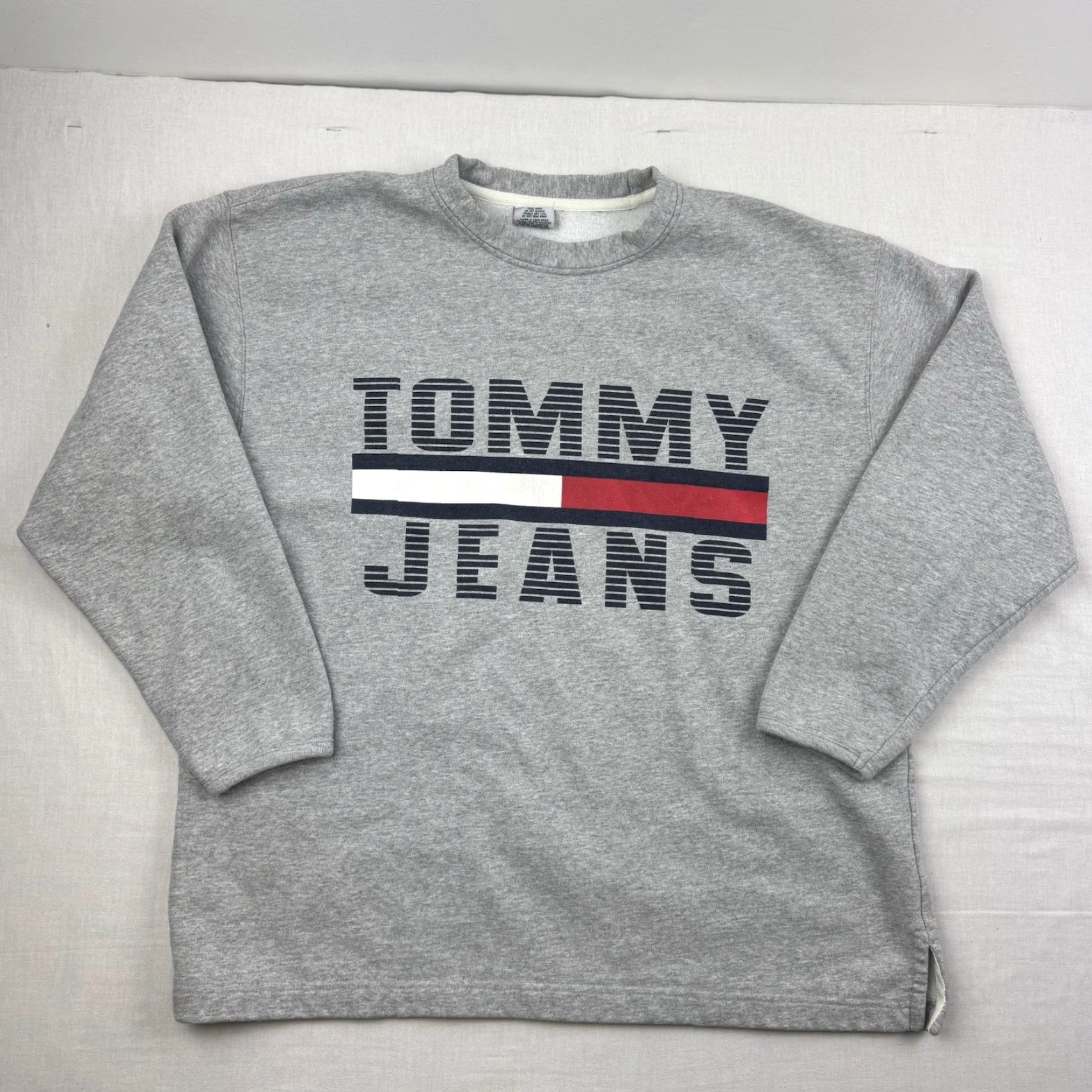 Tommy Hilfiger VINTAGE Tommy Jeans Sweatshirt Men L Gray Logo 90s USA Tommy Hilfiger Pull-over Crew Neck Size US L / EU 52-54 / 3 - 2 Thumbnail
