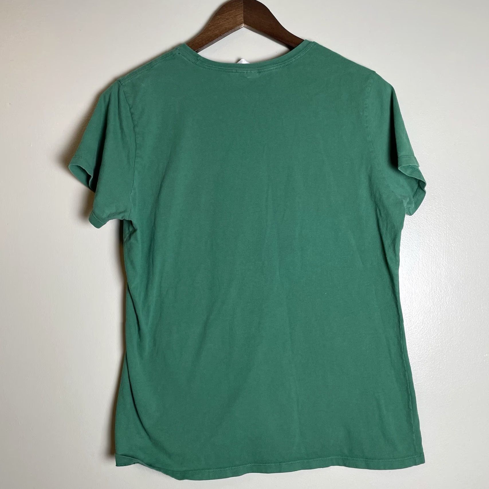 Gildan Go Green T-Shirt Large Vintage Gildan Unisex Adults Cotton Jersey Short Sleeve Crew Neck Spirit Logo Eagles Team Irish Bird City Classic Green Size US L / EU 52-54 / 3 - 3 Thumbnail