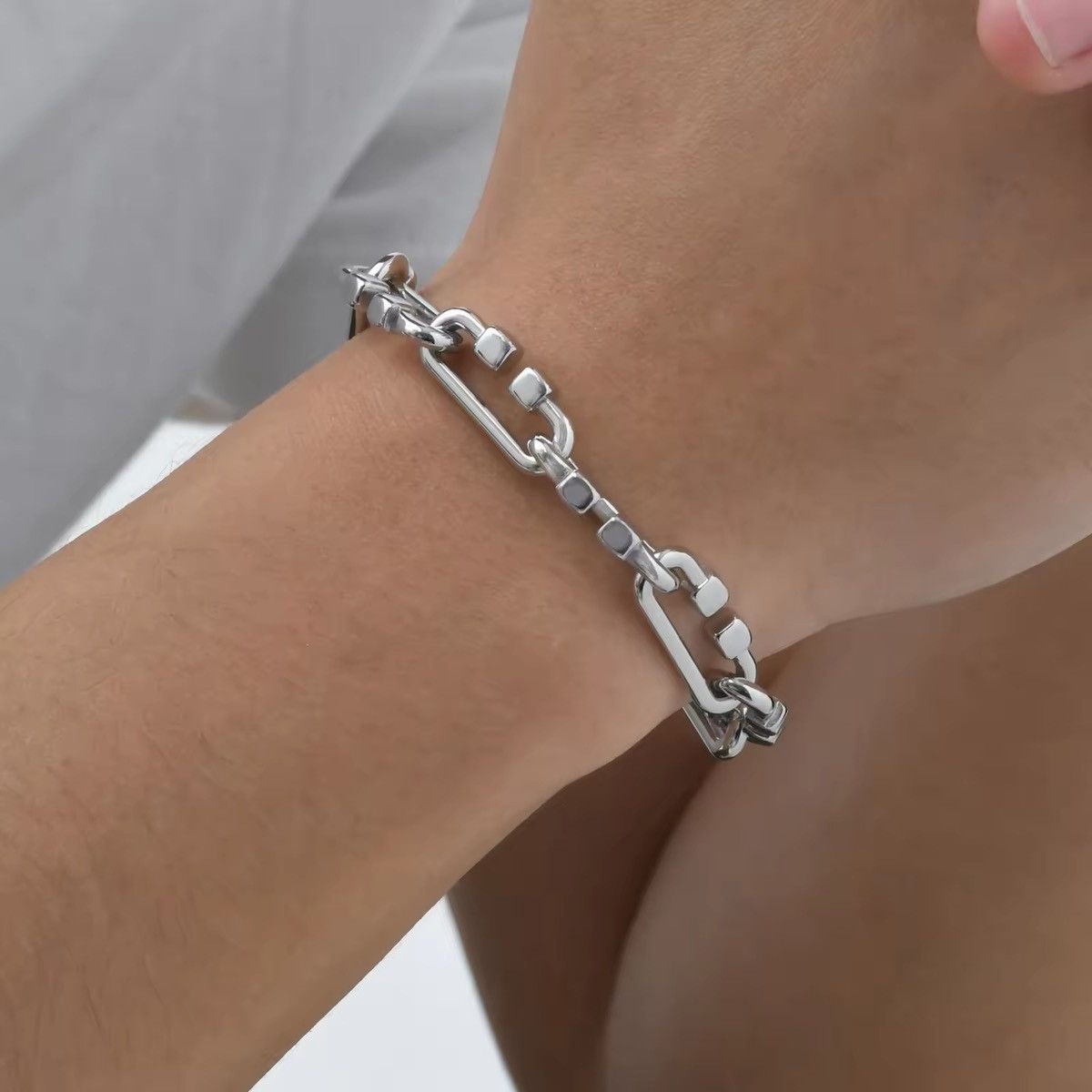 Jewelry Flat U-shaped Buckle Bracelet Size ONE SIZE - 4 Thumbnail