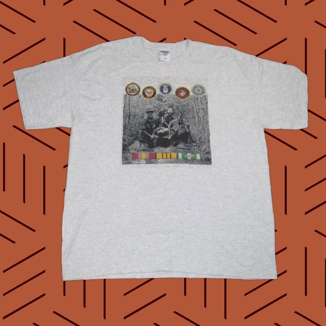 Gildan VTG Vietnam Veterans Band of Brothers Gildan T-Shirt Men XL Grey Graphic 60s 70s Military US—Preshrunk Dry Blend Size US XL / EU 56 / 4 - 1 Thumbnail