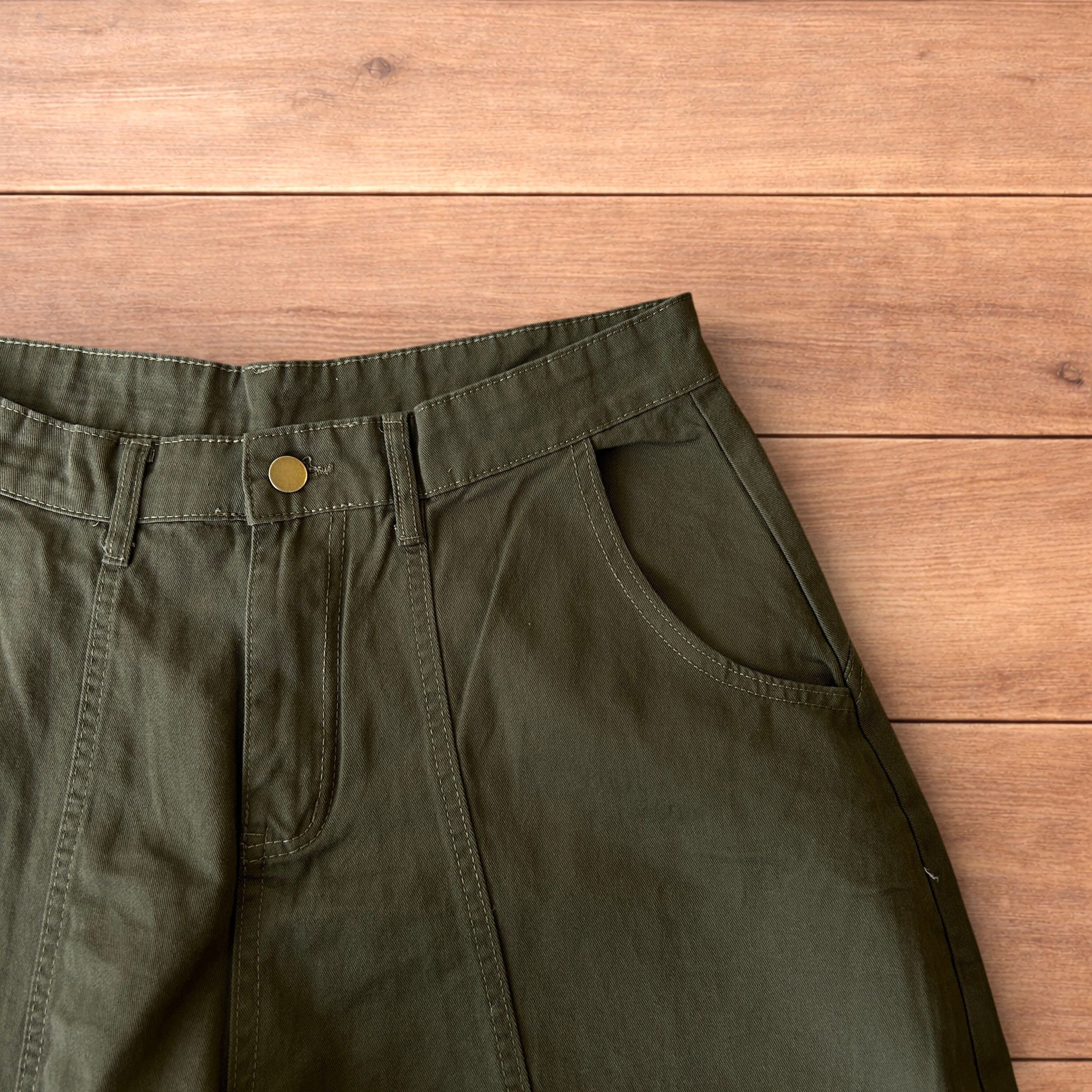 Japanese Brand Vintage Military style baggy wide cargo trousers in khaki. Size US 34 / EU 50 - 3 Thumbnail