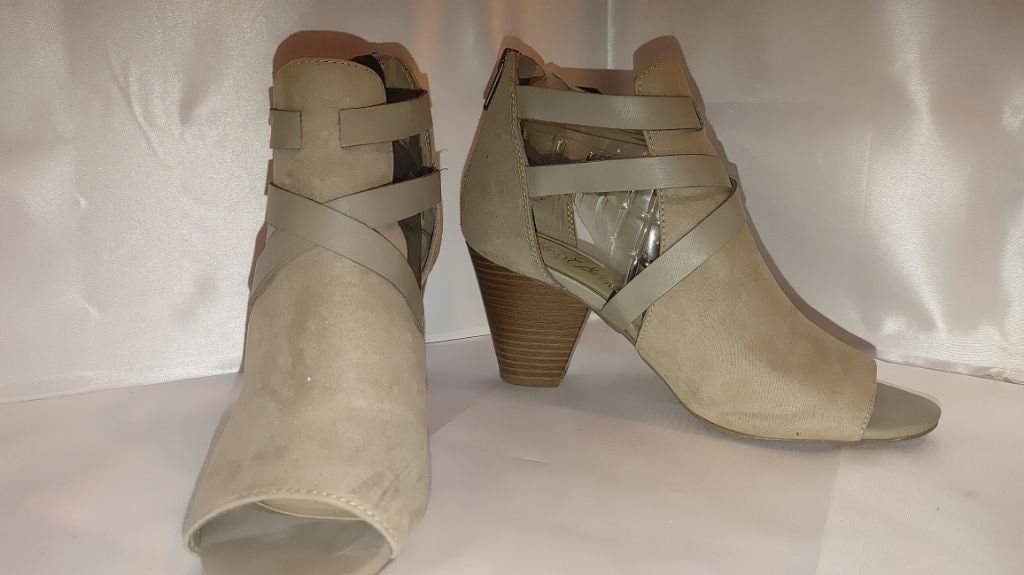 Sam Edelman Libby Edelman Peep Toe Booties Size 8 Size US 8 / IT 38 - 5 Thumbnail
