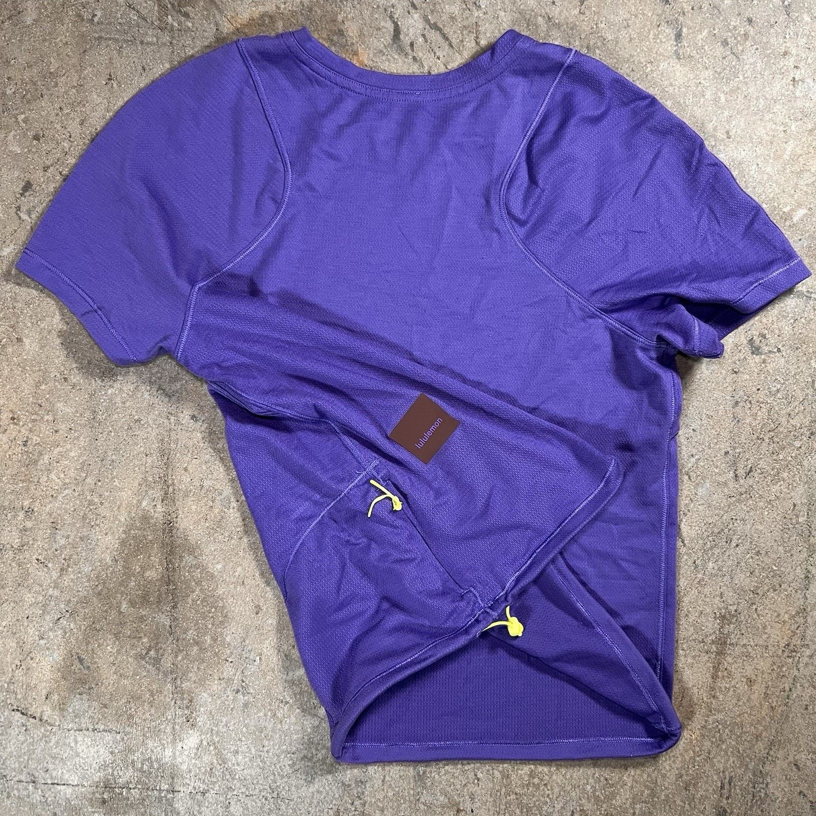 Lululemon LULULEMON LIGHTWEIGHT CINCHED HEM HIKING SHIRT, Sz S Size S / US 4 / IT 40 - 6 Thumbnail
