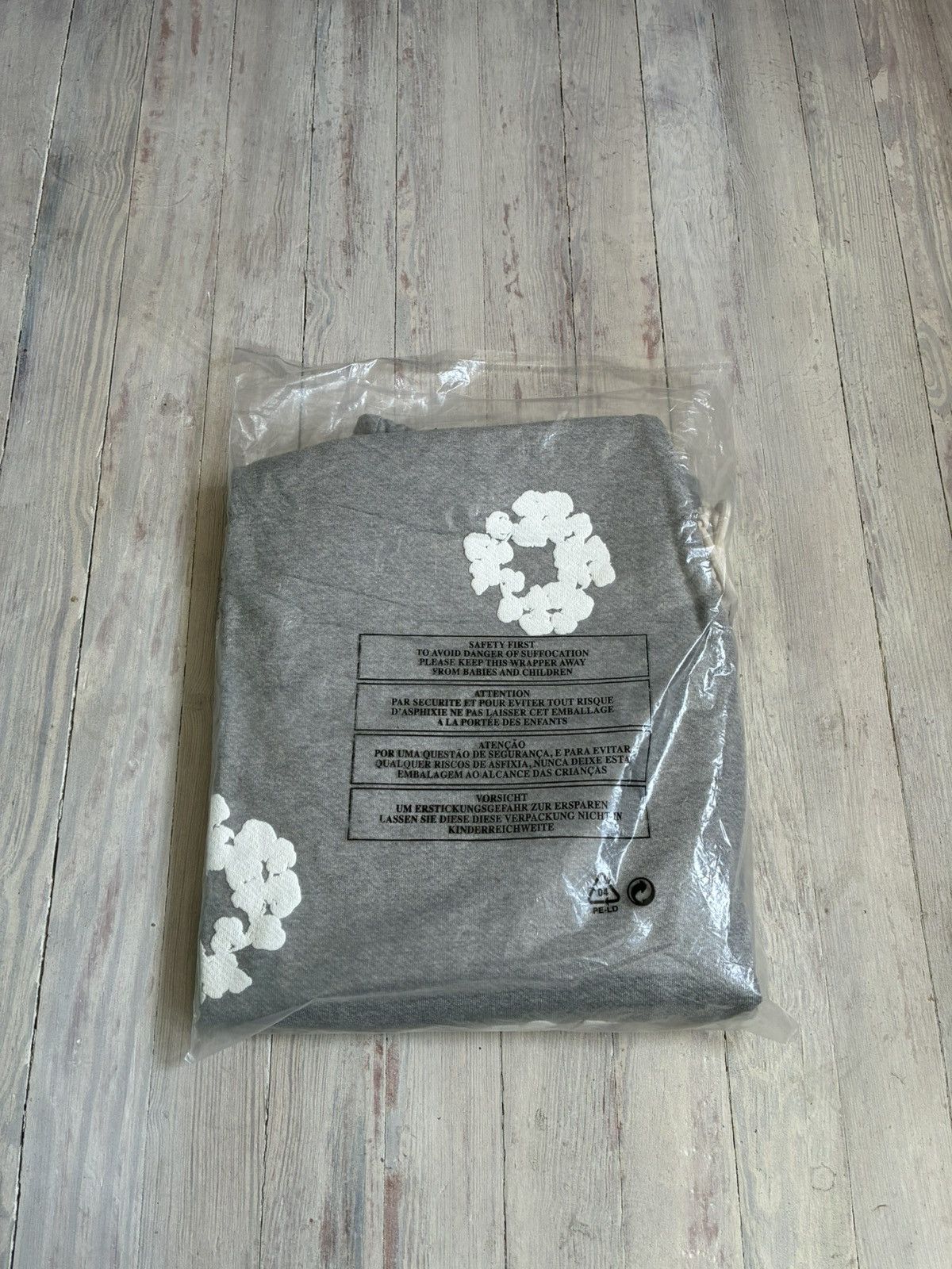 DENIM TEARS Denim Tears Grey Wreath Sweatpants XXL Size US 38 / EU 54 - 8 Thumbnail