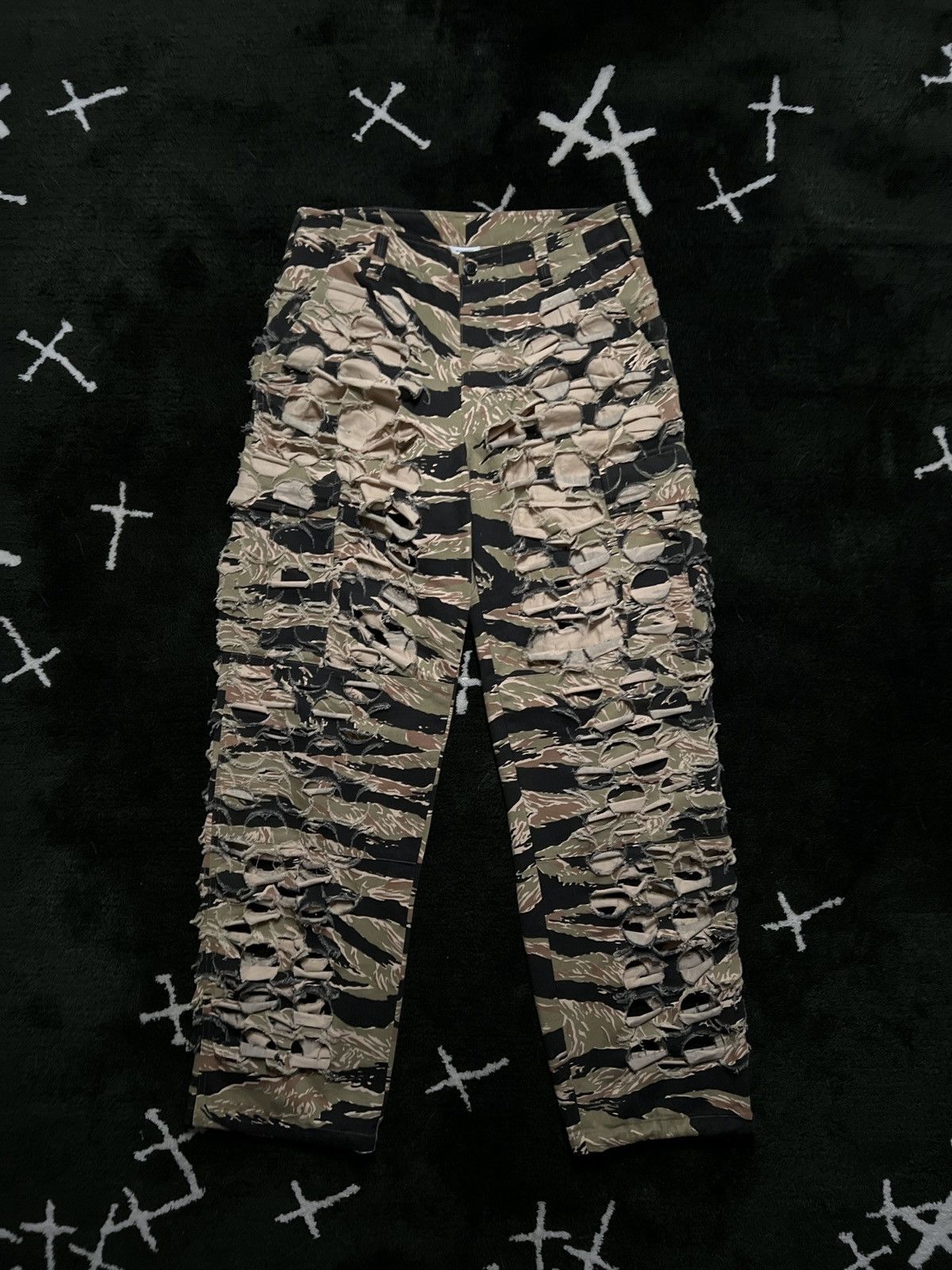 Vetements AW18 - Laser Cut Tiger Camo Cargo Pants Size US 30 / EU 46 - 1 Thumbnail