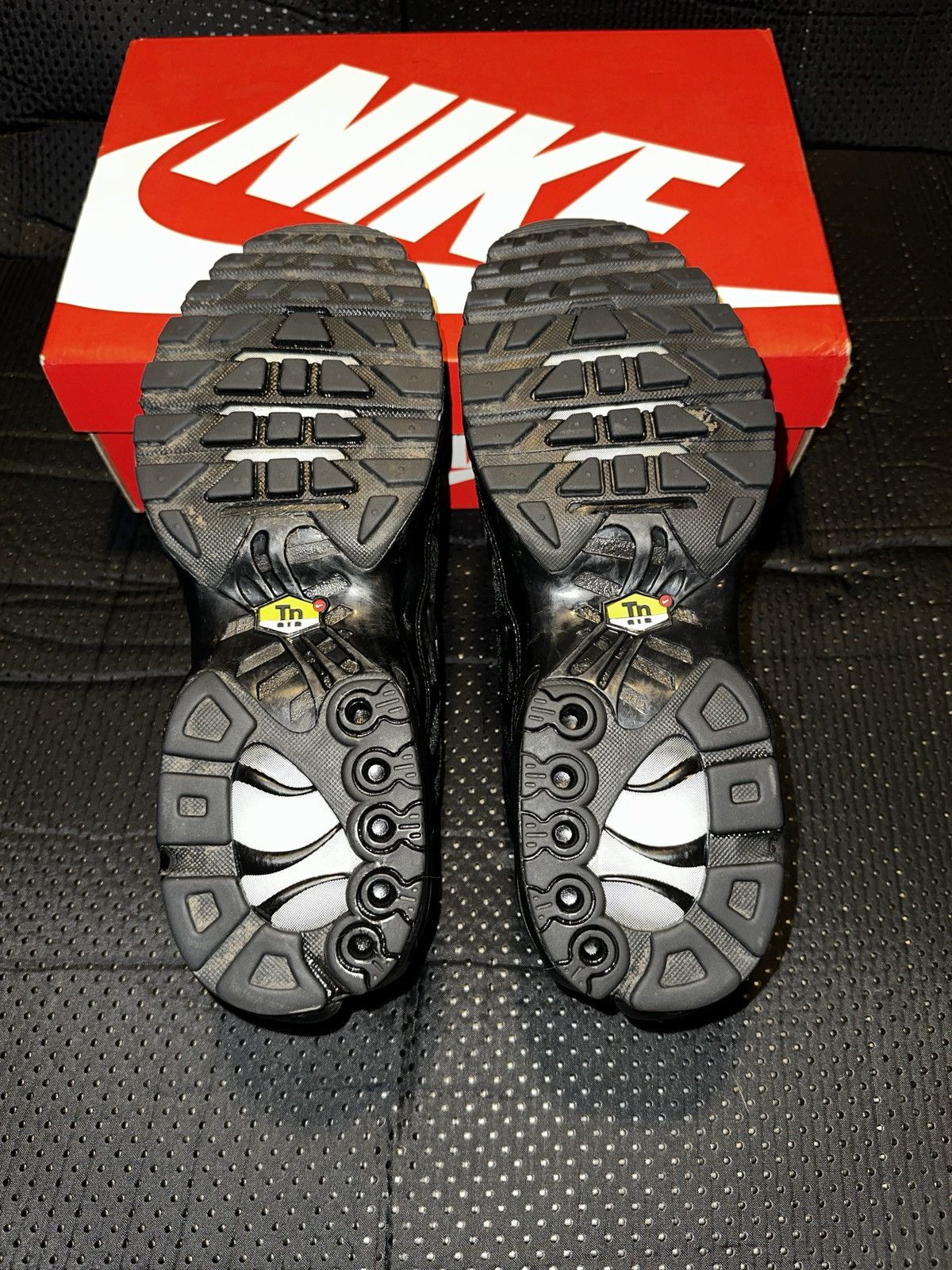 Nike Nike Air Max Plus Size US 10.5 / EU 43-44 - 4 Thumbnail