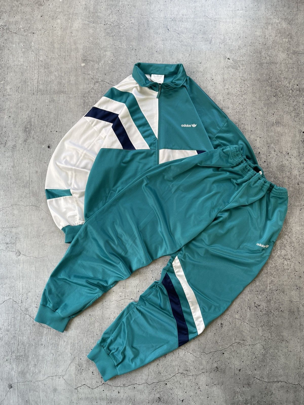 Adidas Adidas Vintage Track Suit Jacket 90s Embroidered Logo Size US XL / EU 56 / 4 - 1 Thumbnail