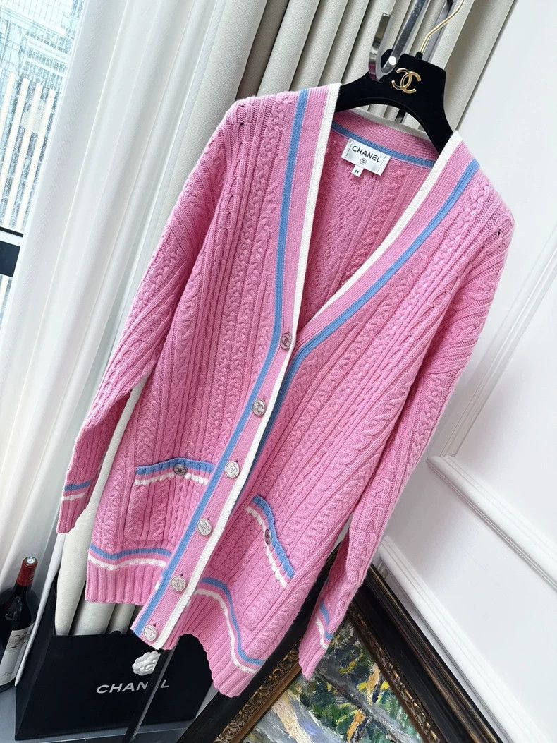 Chanel Chanel 23p spring and summer preview pink blue border v-ne Size XS / US 0-2 / IT 36-38 - 1 Thumbnail