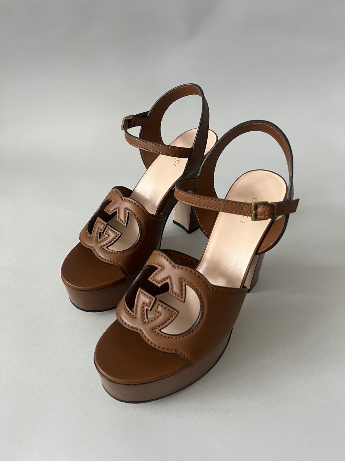 Gucci Interlocking G leather sandals in brown Size US 10.5 / IT 40.5 - 1 Thumbnail