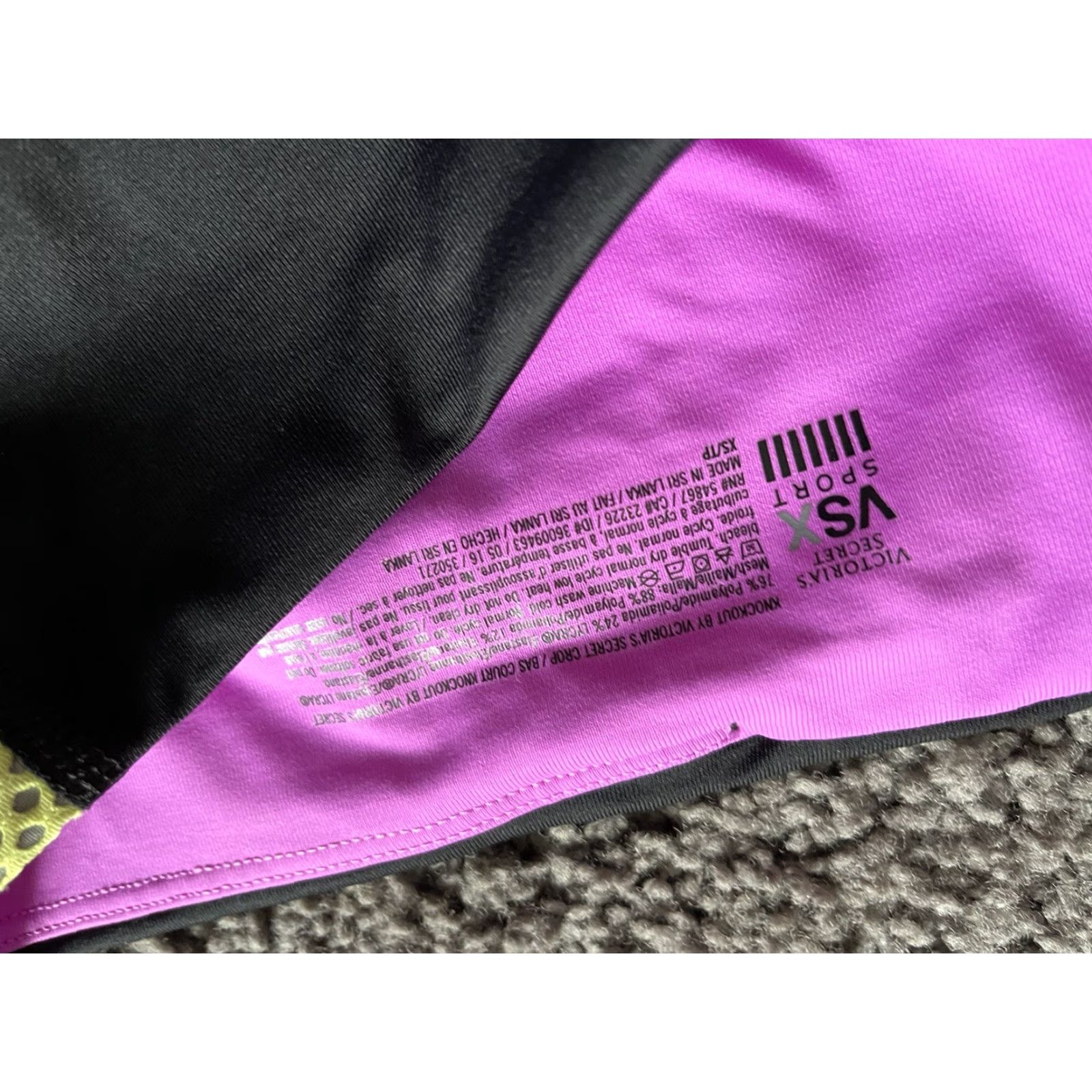 Victoria's Secret Victoria's Secret Victoria Sport Capri Leggings Women XS Black 22 Inseam Yoga Activewear Size 26" / US 2 / IT 38 - 5 Thumbnail