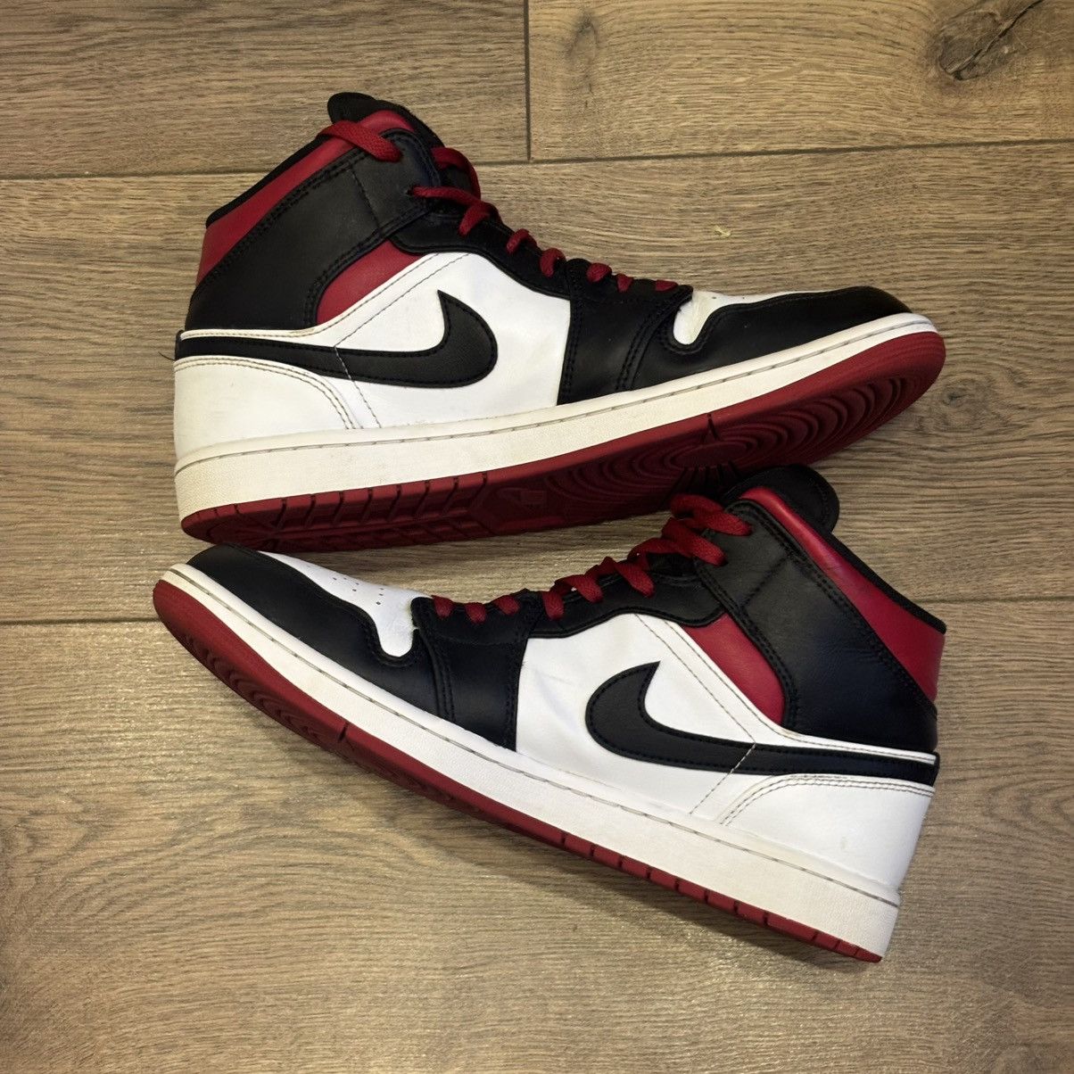 Jordan Brand 2023 jordan 1 mid Size US 10.5 / EU 43-44 - 2 Thumbnail